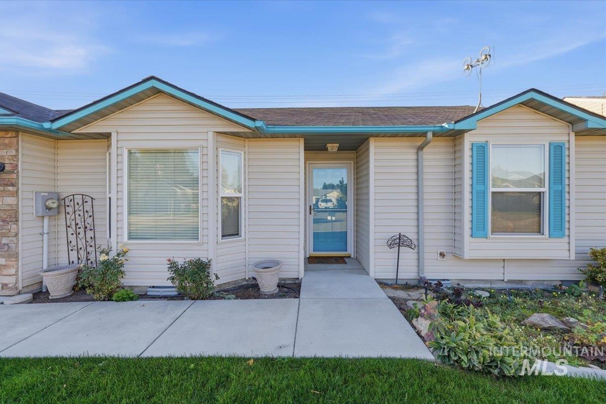 2114 Alder Dr, Caldwell, Idaho 83605, 2 Bedrooms, 2 Bathrooms, Residential For Sale, Price $325,000, 99004250