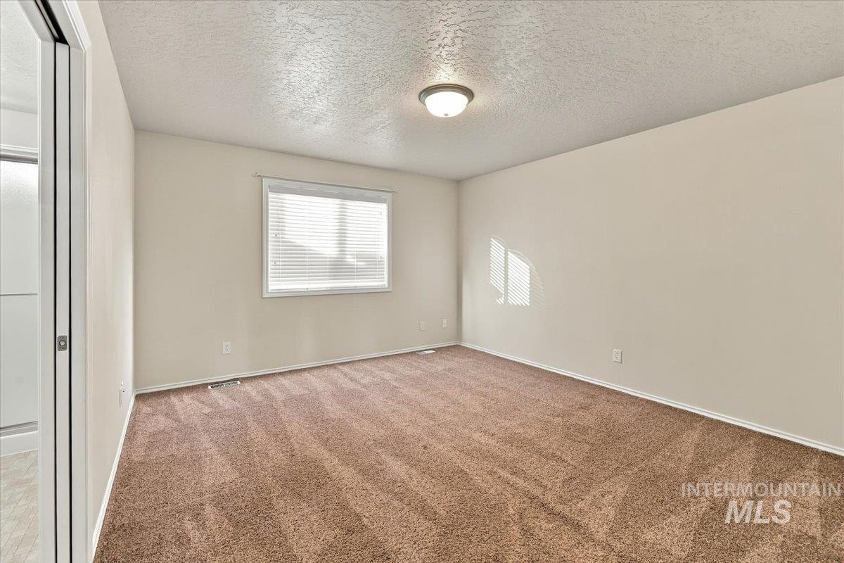 2114 Alder Dr, Caldwell, Idaho 83605, 2 Bedrooms, 2 Bathrooms, Residential For Sale, Price $325,000, 99004250