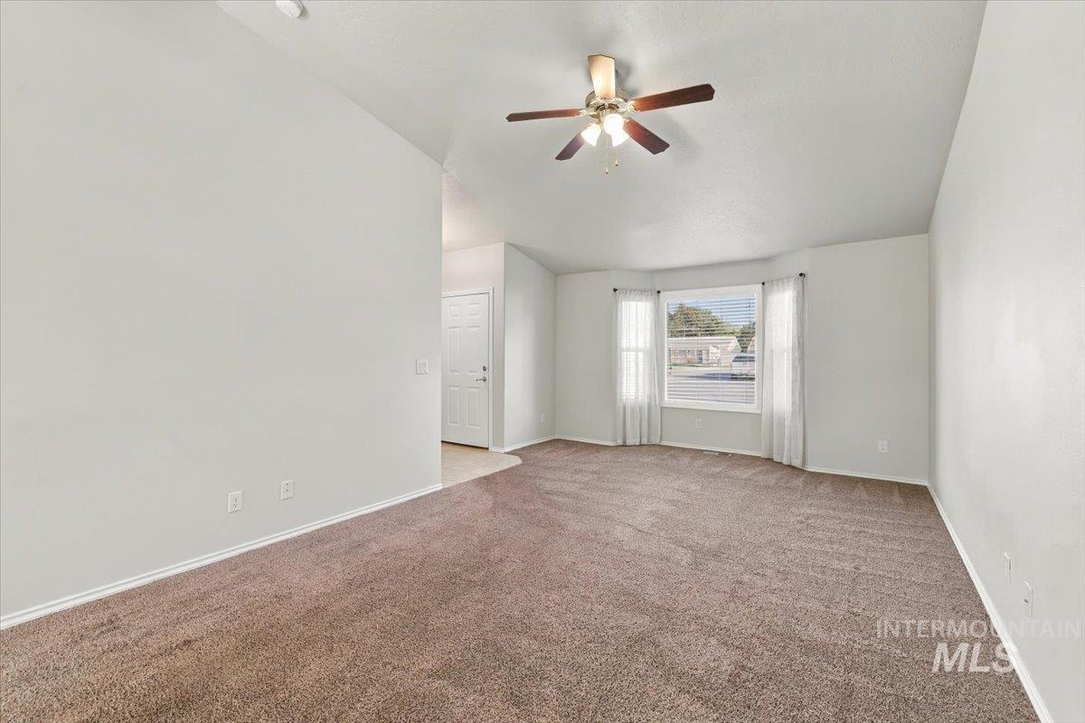 2114 Alder Dr, Caldwell, Idaho 83605, 2 Bedrooms, 2 Bathrooms, Residential For Sale, Price $325,000, 99004250
