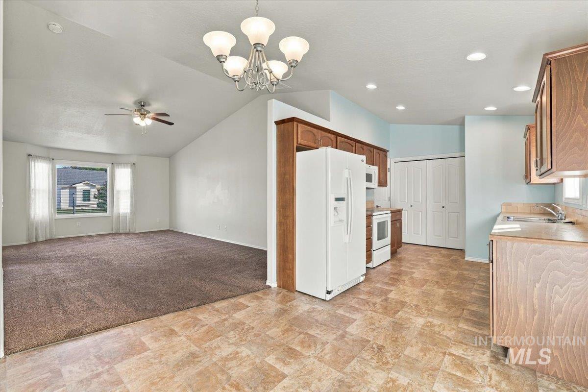 2114 Alder Dr, Caldwell, Idaho 83605, 2 Bedrooms, 2 Bathrooms, Residential For Sale, Price $325,000, 99004250