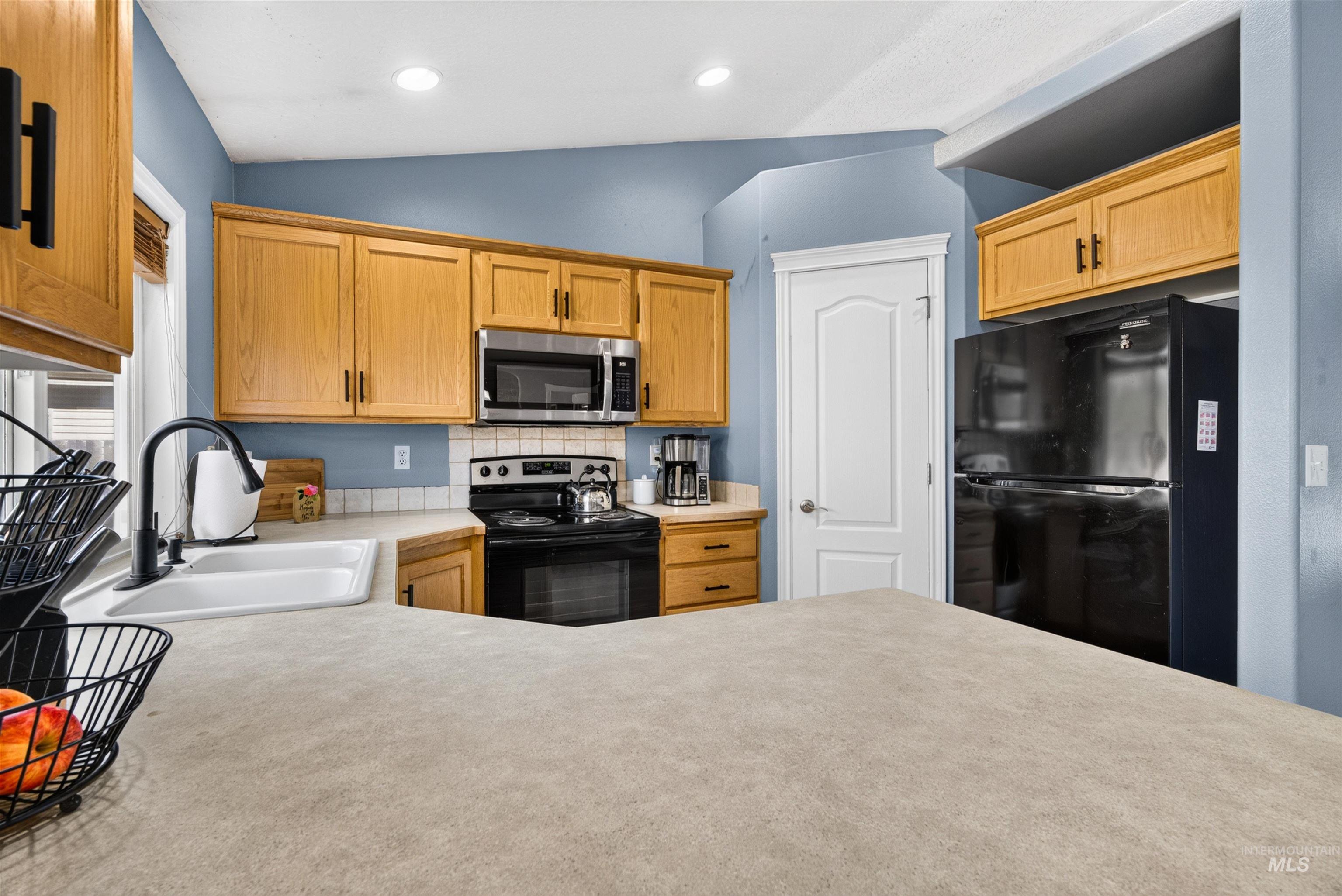 1600 W Roston Ct, Nampa, Idaho 83686, 4 Bedrooms, 2.5 Bathrooms, Residential For Sale, Price $380,000, 99004251