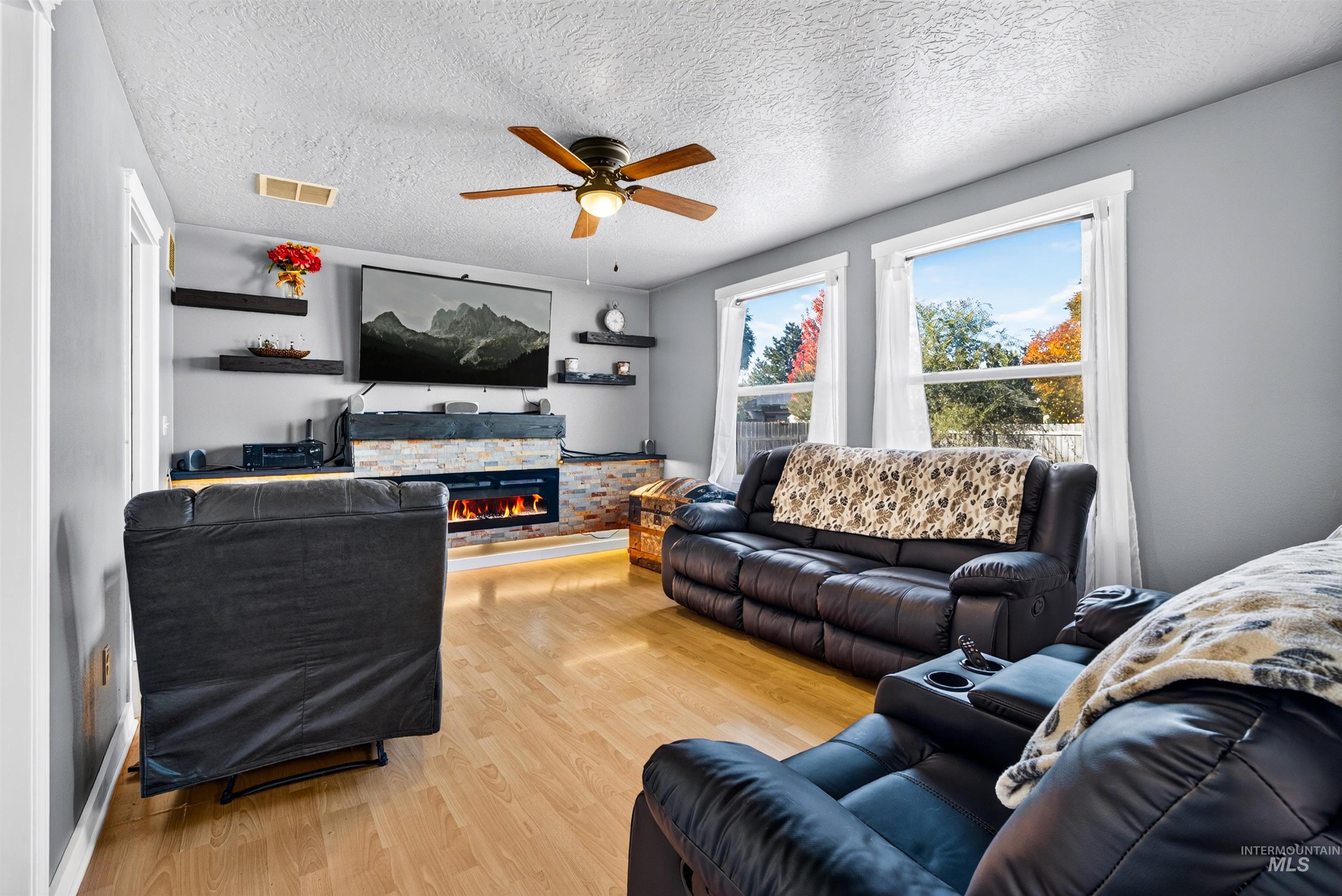 1600 W Roston Ct, Nampa, Idaho 83686, 4 Bedrooms, 2.5 Bathrooms, Residential For Sale, Price $380,000, 99004251