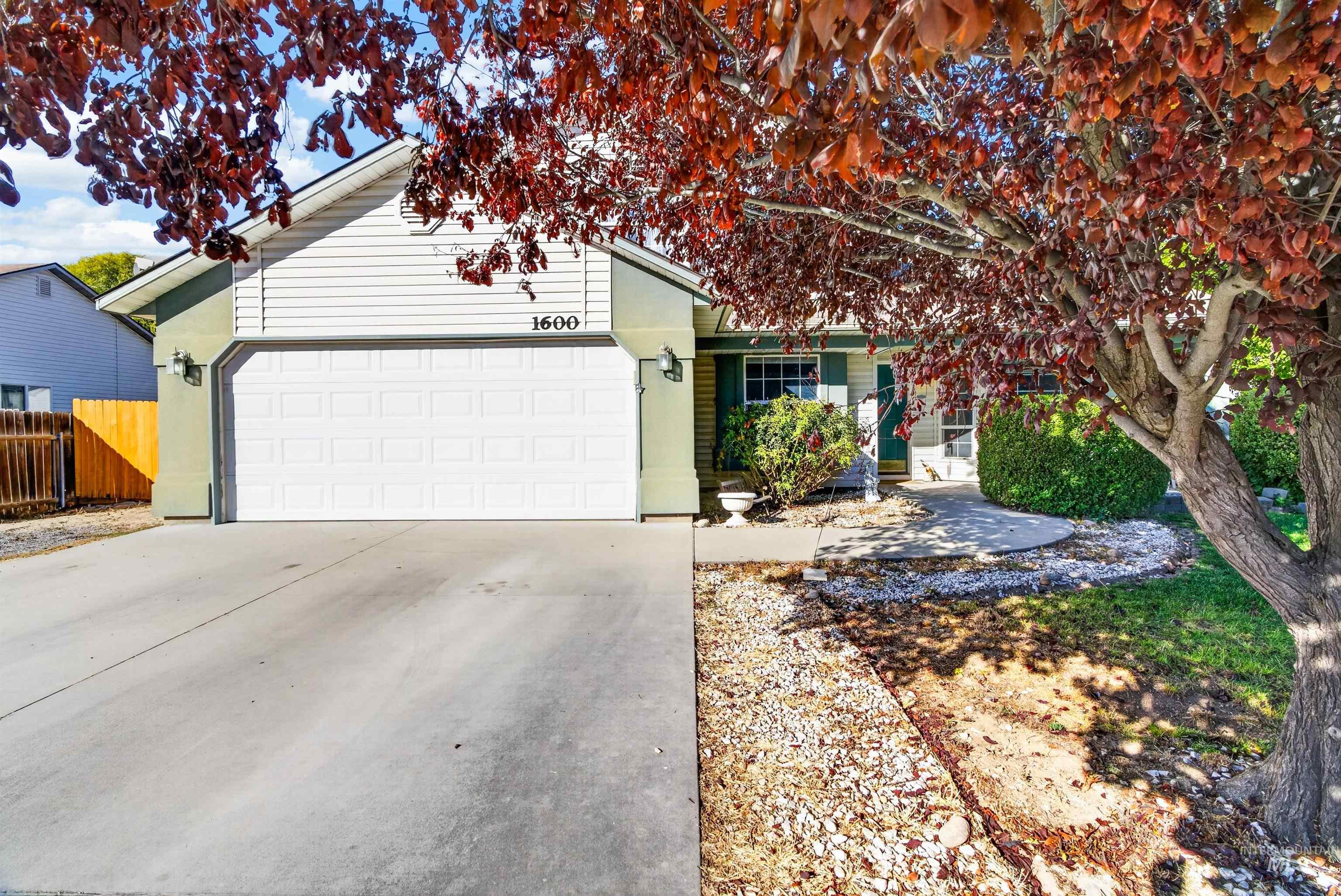 1600 W Roston Ct, Nampa, Idaho 83686, 4 Bedrooms, 2.5 Bathrooms, Residential For Sale, Price $380,000, 99004251