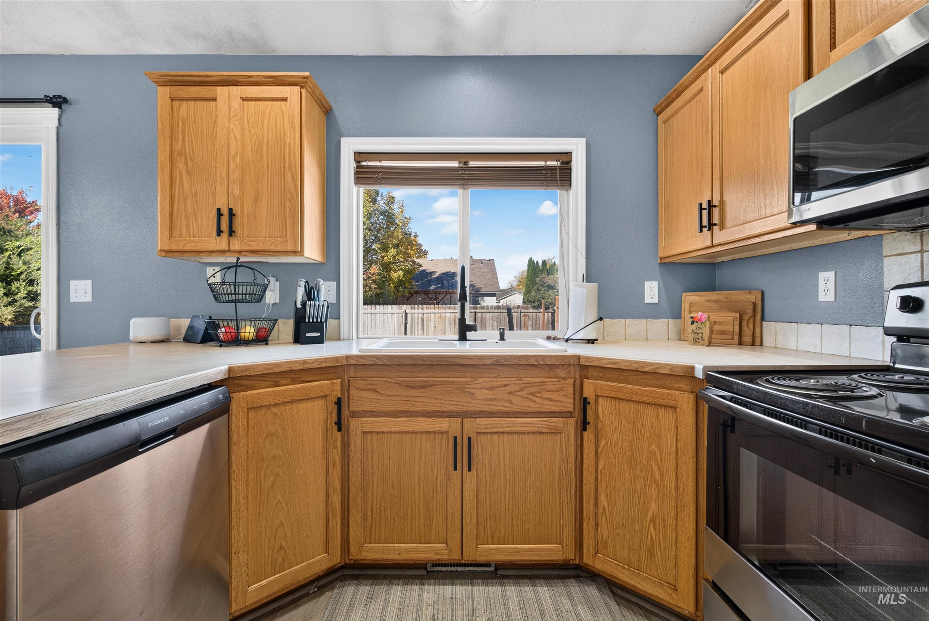 1600 W Roston Ct, Nampa, Idaho 83686, 4 Bedrooms, 2.5 Bathrooms, Residential For Sale, Price $380,000, 99004251