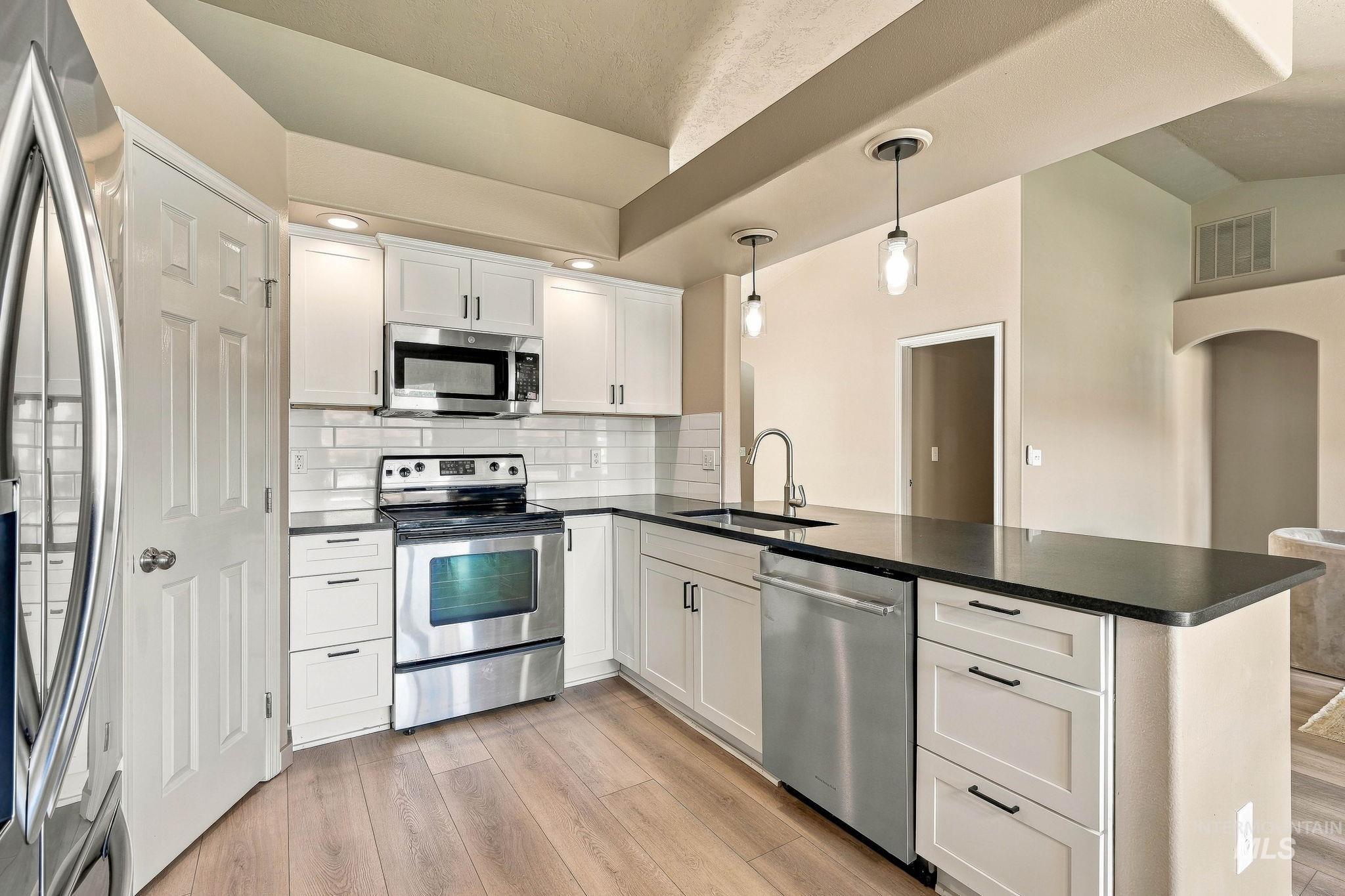 194 E Cornell Drive, Meridian, Idaho 83646, 4 Bedrooms, 2 Bathrooms, Residential For Sale, Price $535,000, 99004253