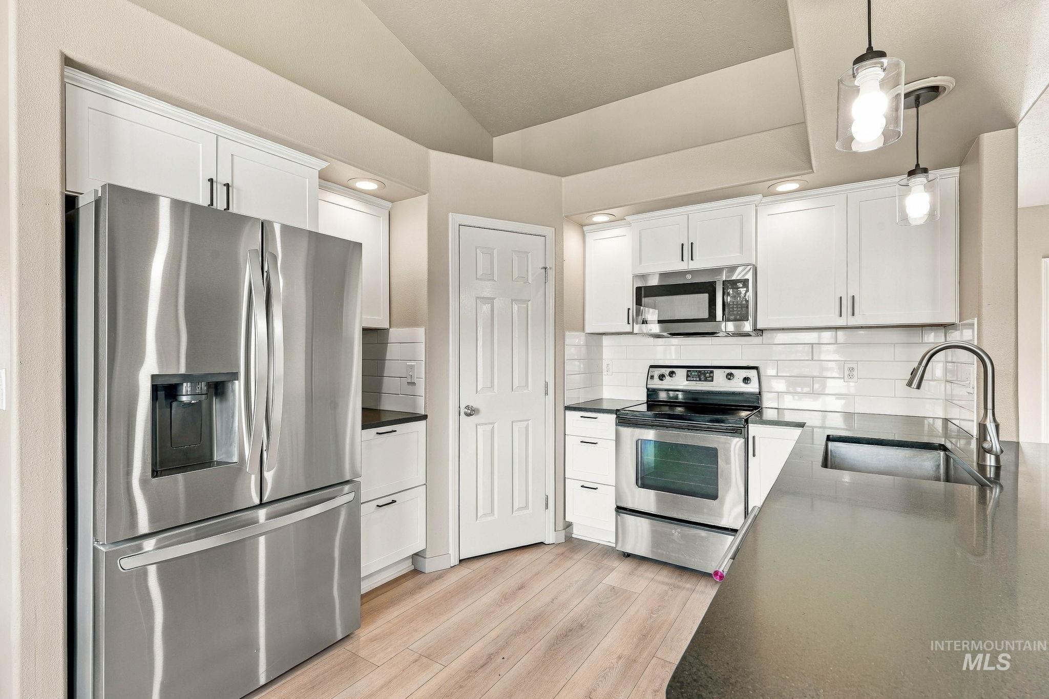 194 E Cornell Drive, Meridian, Idaho 83646, 4 Bedrooms, 2 Bathrooms, Residential For Sale, Price $535,000, 99004253