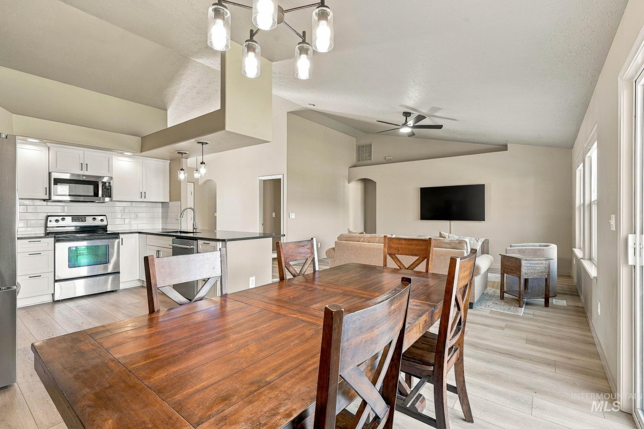 194 E Cornell Drive, Meridian, Idaho 83646, 4 Bedrooms, 2 Bathrooms, Residential For Sale, Price $535,000, 99004253