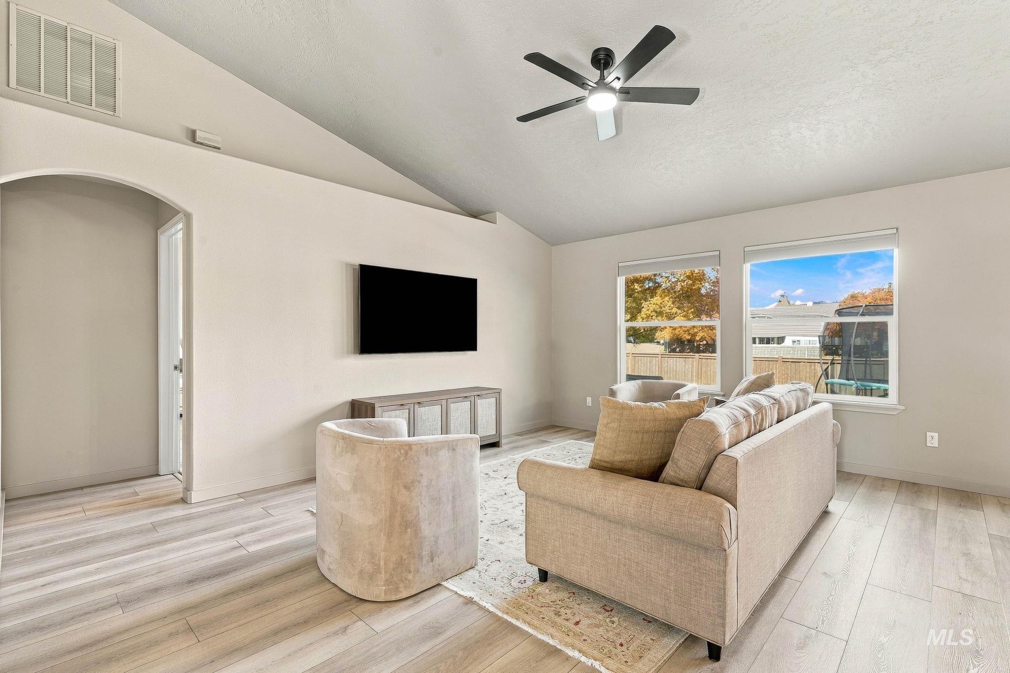 194 E Cornell Drive, Meridian, Idaho 83646, 4 Bedrooms, 2 Bathrooms, Residential For Sale, Price $535,000, 99004253