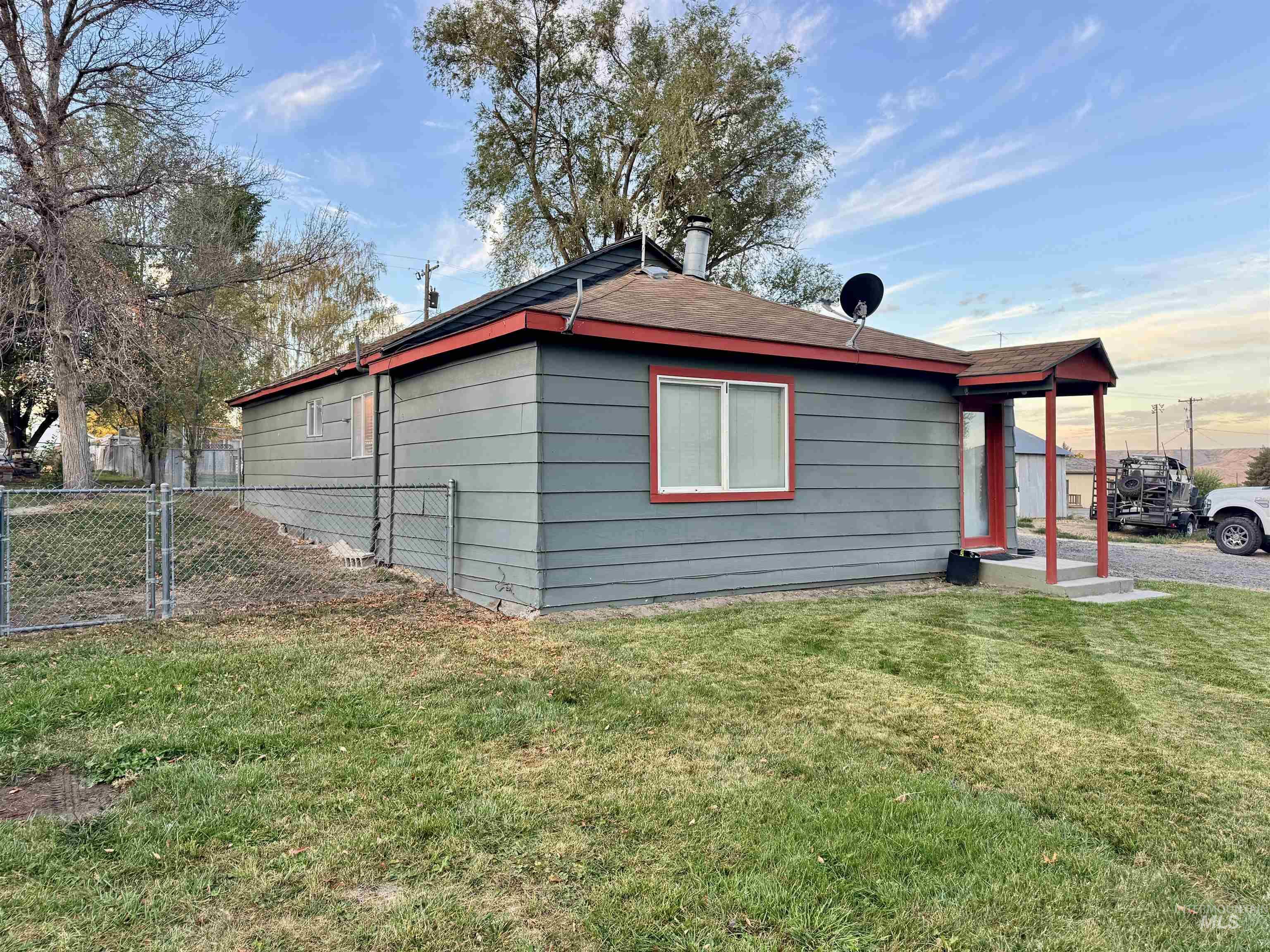 150 E Reed, Hagerman, Idaho 83332, 2 Bedrooms, 1 Bathroom, Residential For Sale, Price $215,000,MLS 99004256