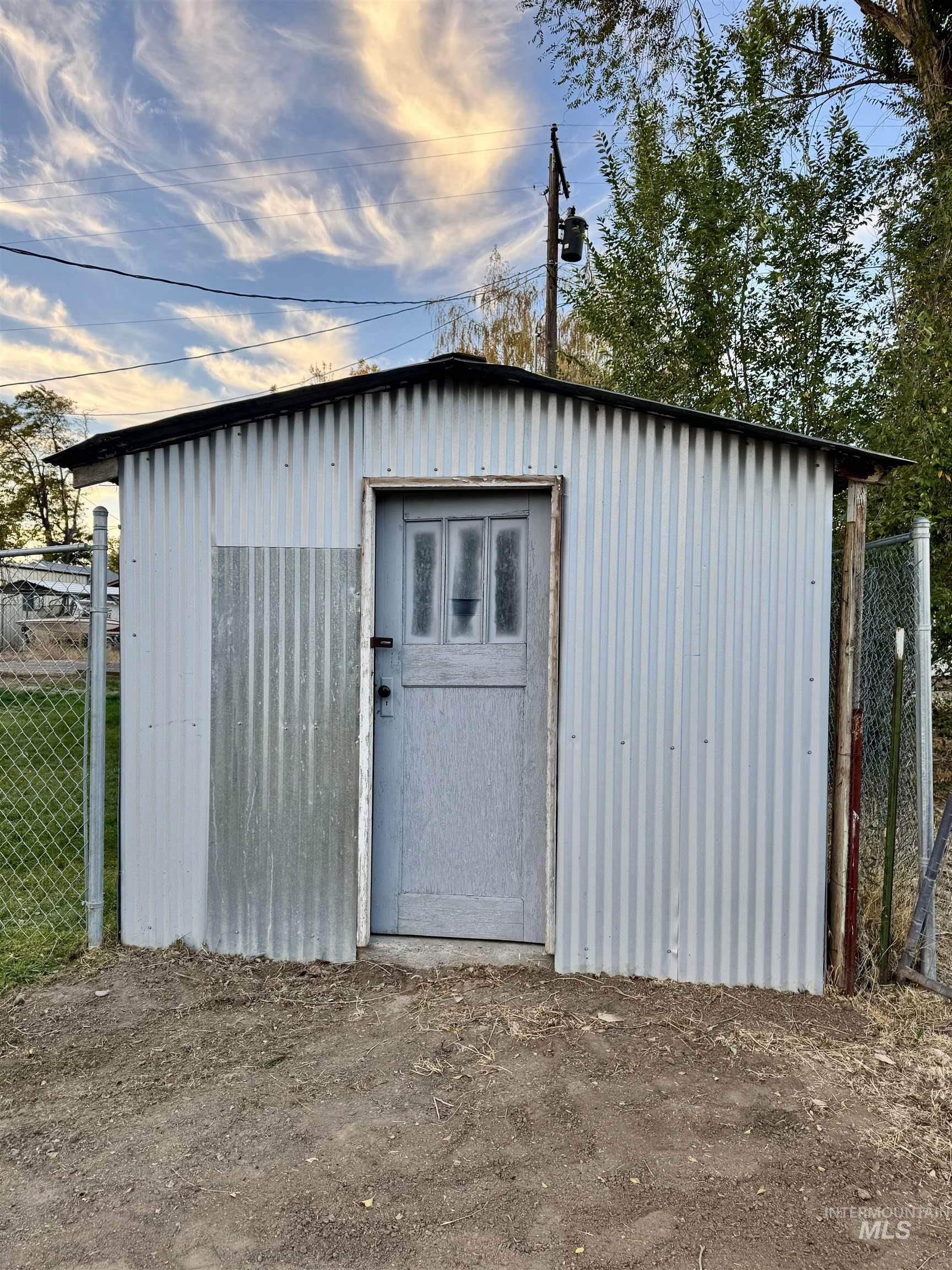 150 E Reed, Hagerman, Idaho 83332, 2 Bedrooms, 1 Bathroom, Residential For Sale, Price $215,000,MLS 99004256