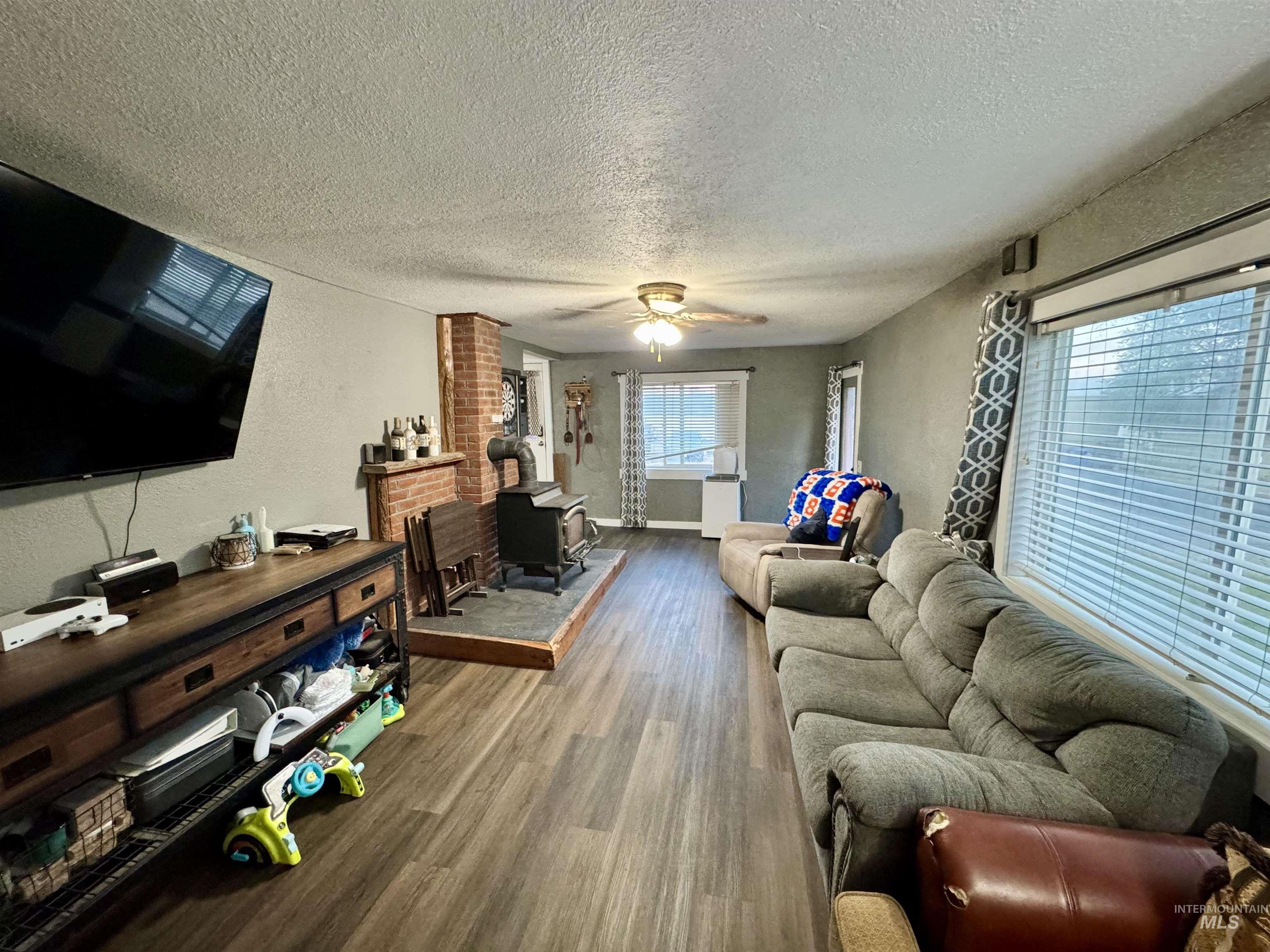 150 E Reed, Hagerman, Idaho 83332, 2 Bedrooms, 1 Bathroom, Residential For Sale, Price $215,000,MLS 99004256