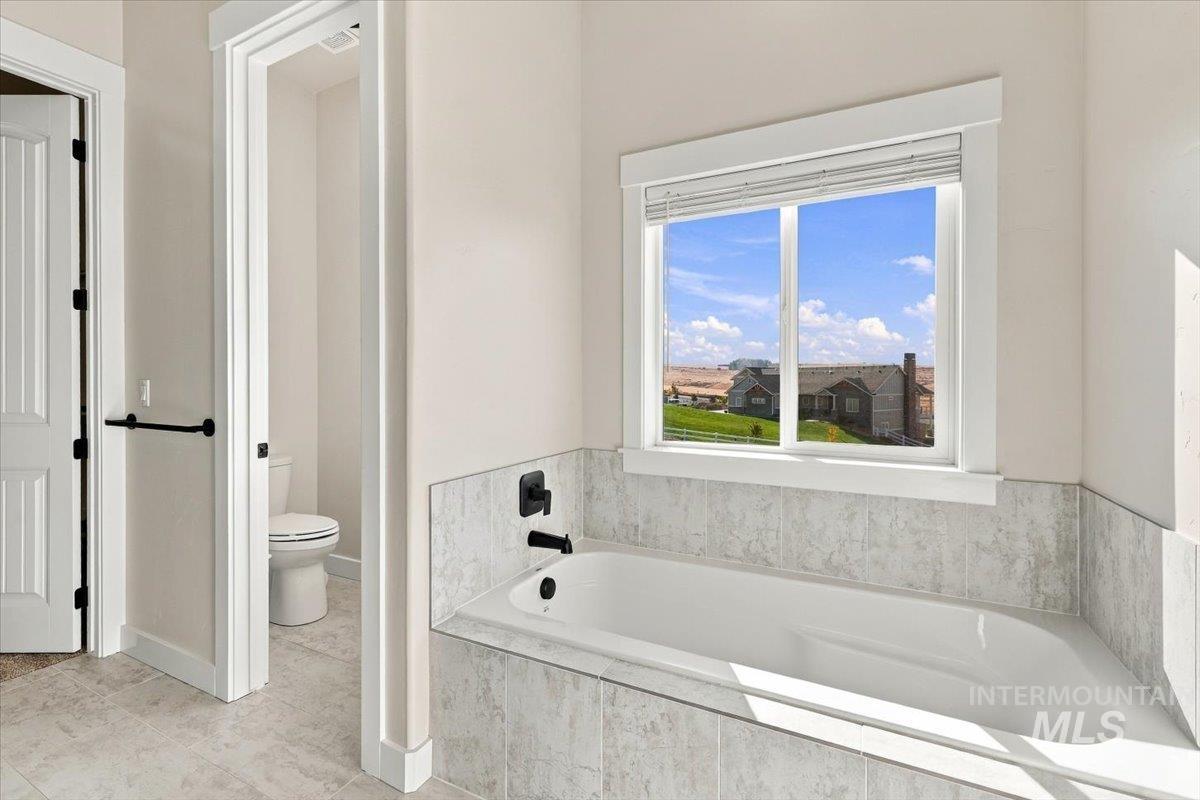 17301 Maple River Court, Caldwell, Idaho 83607, 5 Bedrooms, 3 Bathrooms, Residential For Sale, Price $1,090,000,MLS 99004258