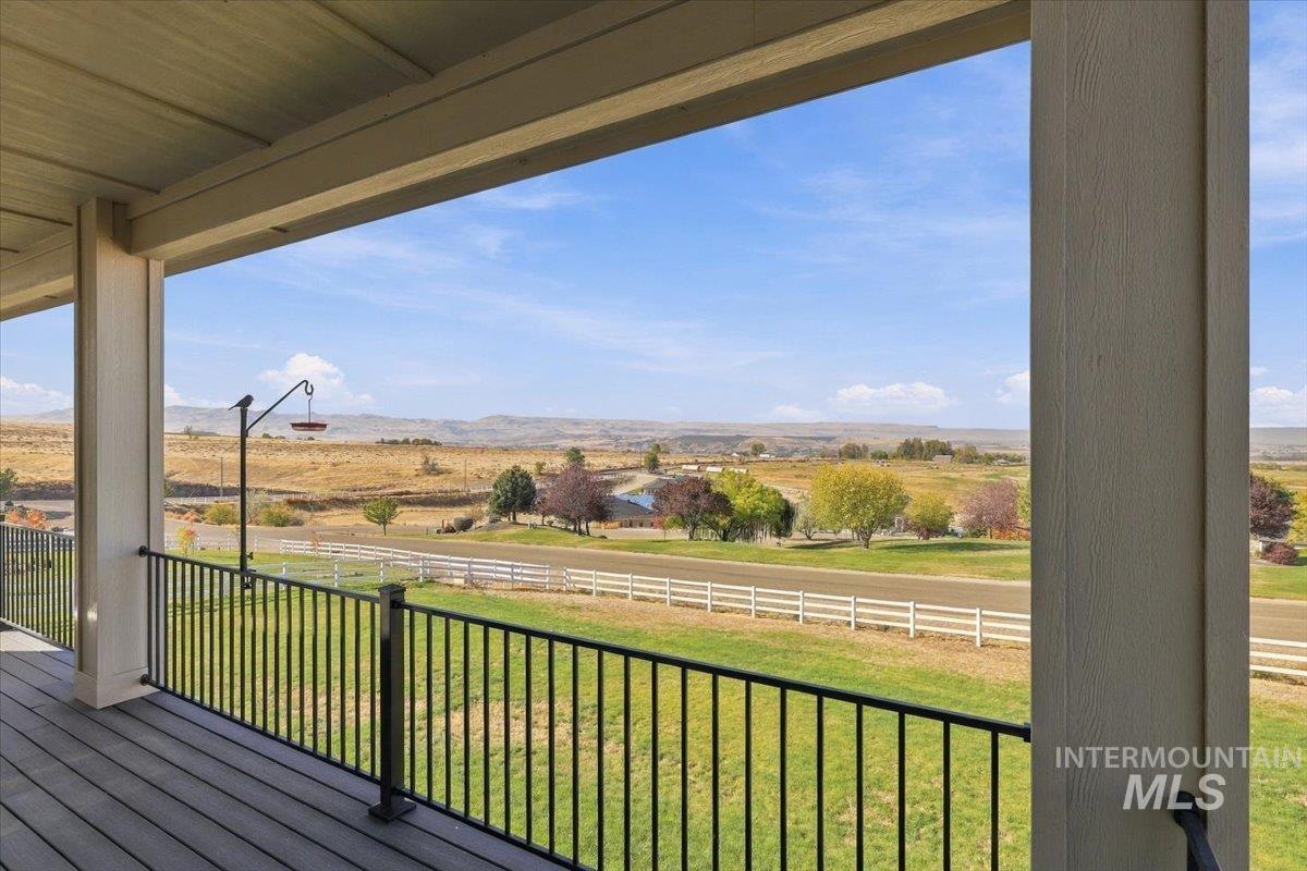 17301 Maple River Court, Caldwell, Idaho 83607, 5 Bedrooms, 3 Bathrooms, Residential For Sale, Price $1,090,000,MLS 99004258
