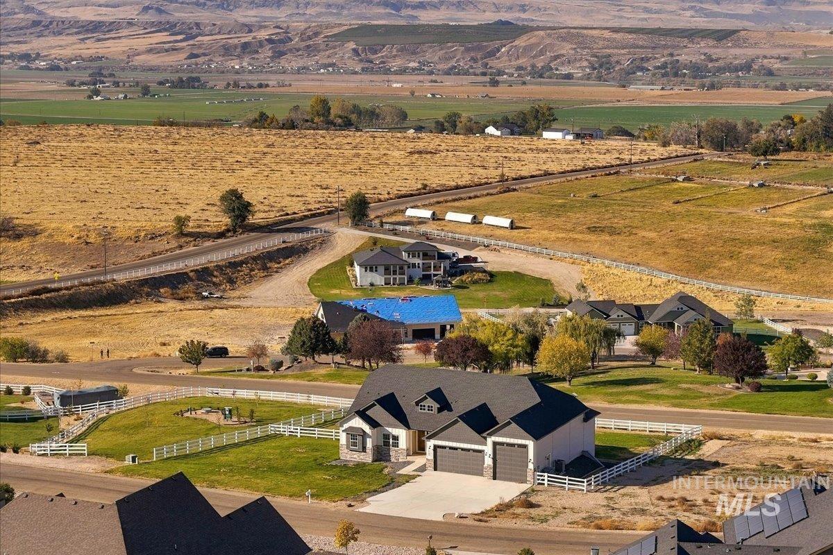 17301 Maple River Court, Caldwell, Idaho 83607, 5 Bedrooms, 3 Bathrooms, Residential For Sale, Price $1,090,000,MLS 99004258