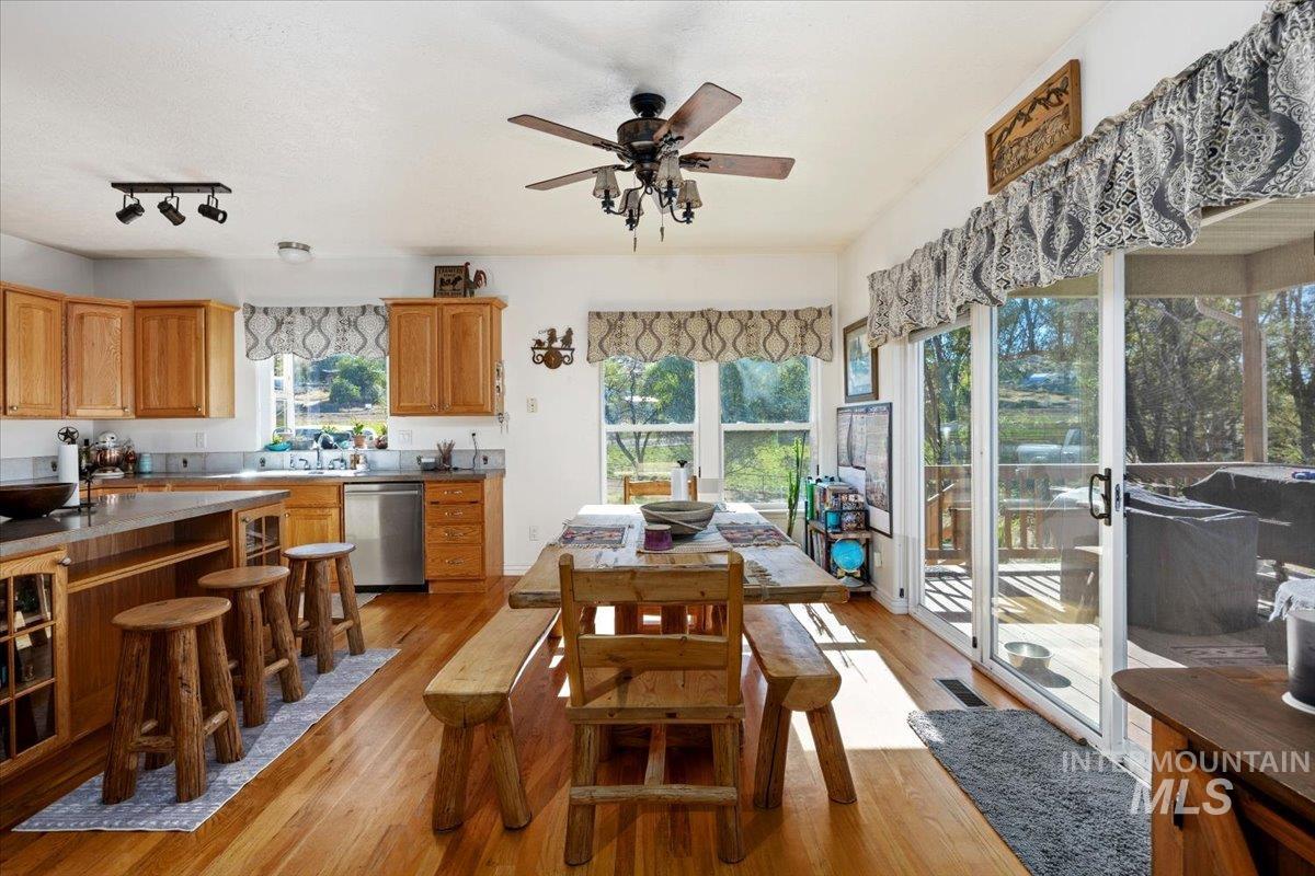 4335 N 1400 E, Buhl, Idaho 83316, 4 Bedrooms, 6 Bathrooms, Residential For Sale, Price $825,000, 99004261