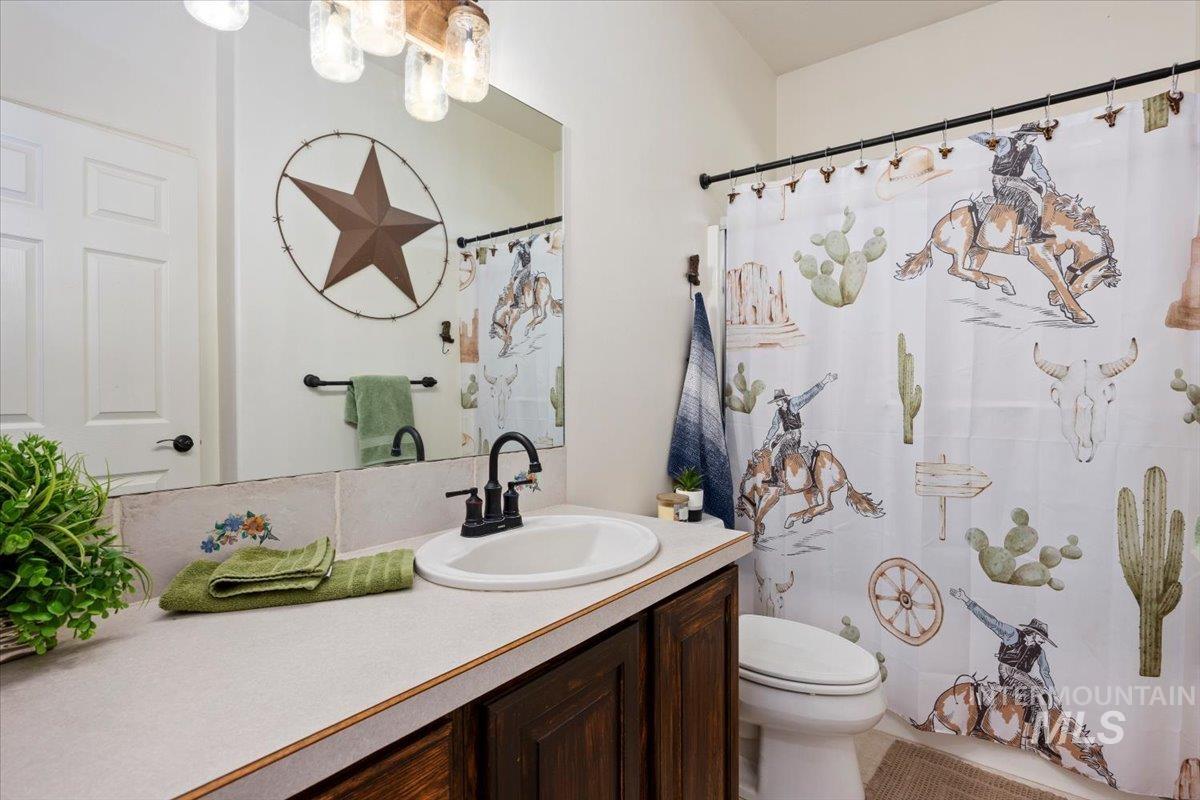 4335 N 1400 E, Buhl, Idaho 83316, 4 Bedrooms, 6 Bathrooms, Residential For Sale, Price $825,000, 99004261