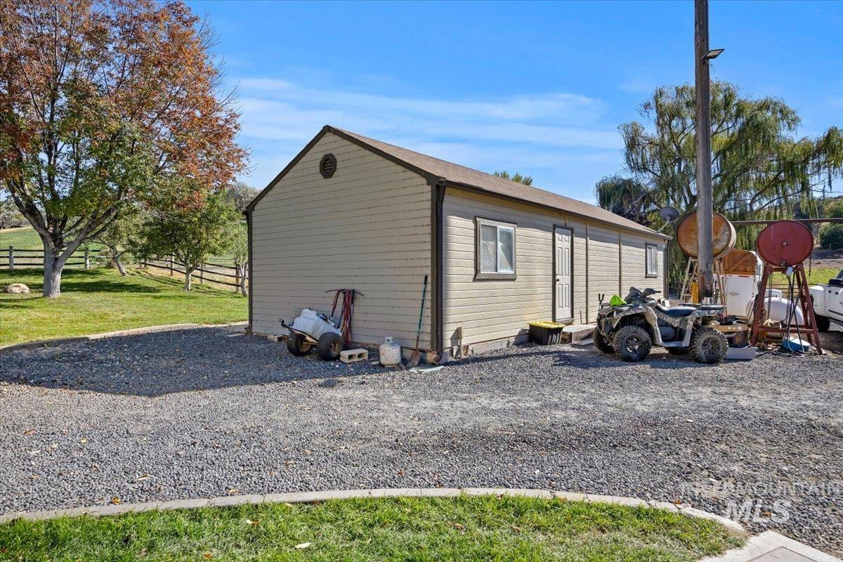 4335 N 1400 E, Buhl, Idaho 83316, 4 Bedrooms, 6 Bathrooms, Residential For Sale, Price $825,000, 99004261