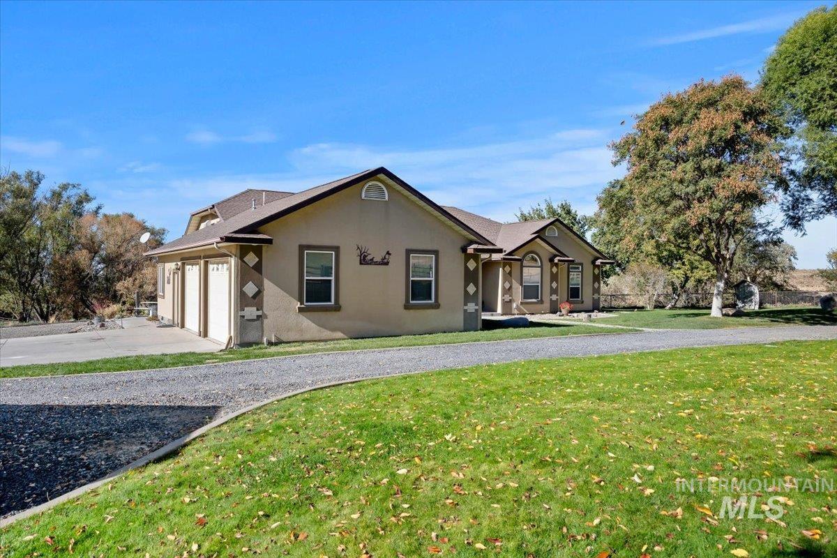 4335 N 1400 E, Buhl, Idaho 83316, 4 Bedrooms, 6 Bathrooms, Residential For Sale, Price $825,000, 99004261