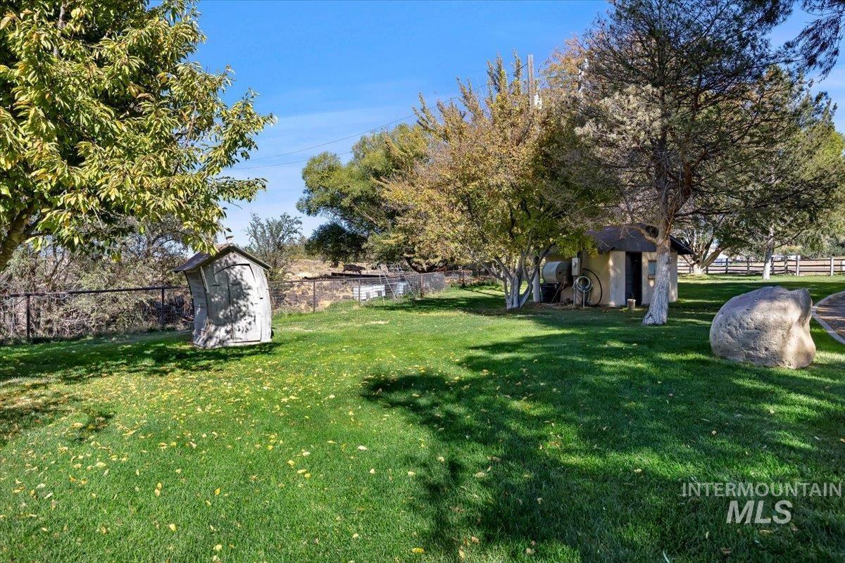 4335 N 1400 E, Buhl, Idaho 83316, 4 Bedrooms, 6 Bathrooms, Residential For Sale, Price $825,000, 99004261