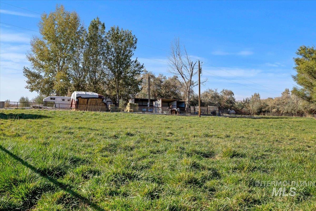 4335 N 1400 E, Buhl, Idaho 83316, 4 Bedrooms, 6 Bathrooms, Residential For Sale, Price $825,000, 99004261