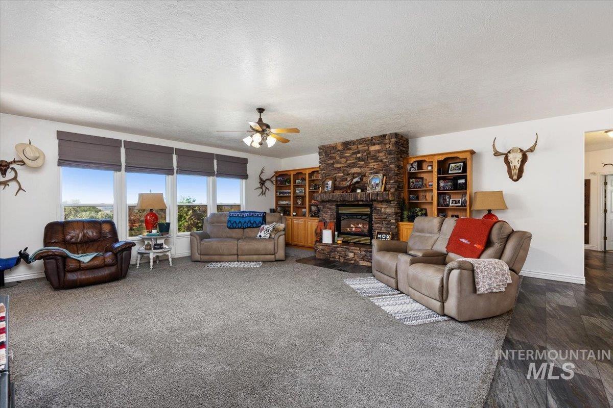 4335 N 1400 E, Buhl, Idaho 83316, 4 Bedrooms, 6 Bathrooms, Residential For Sale, Price $825,000, 99004261