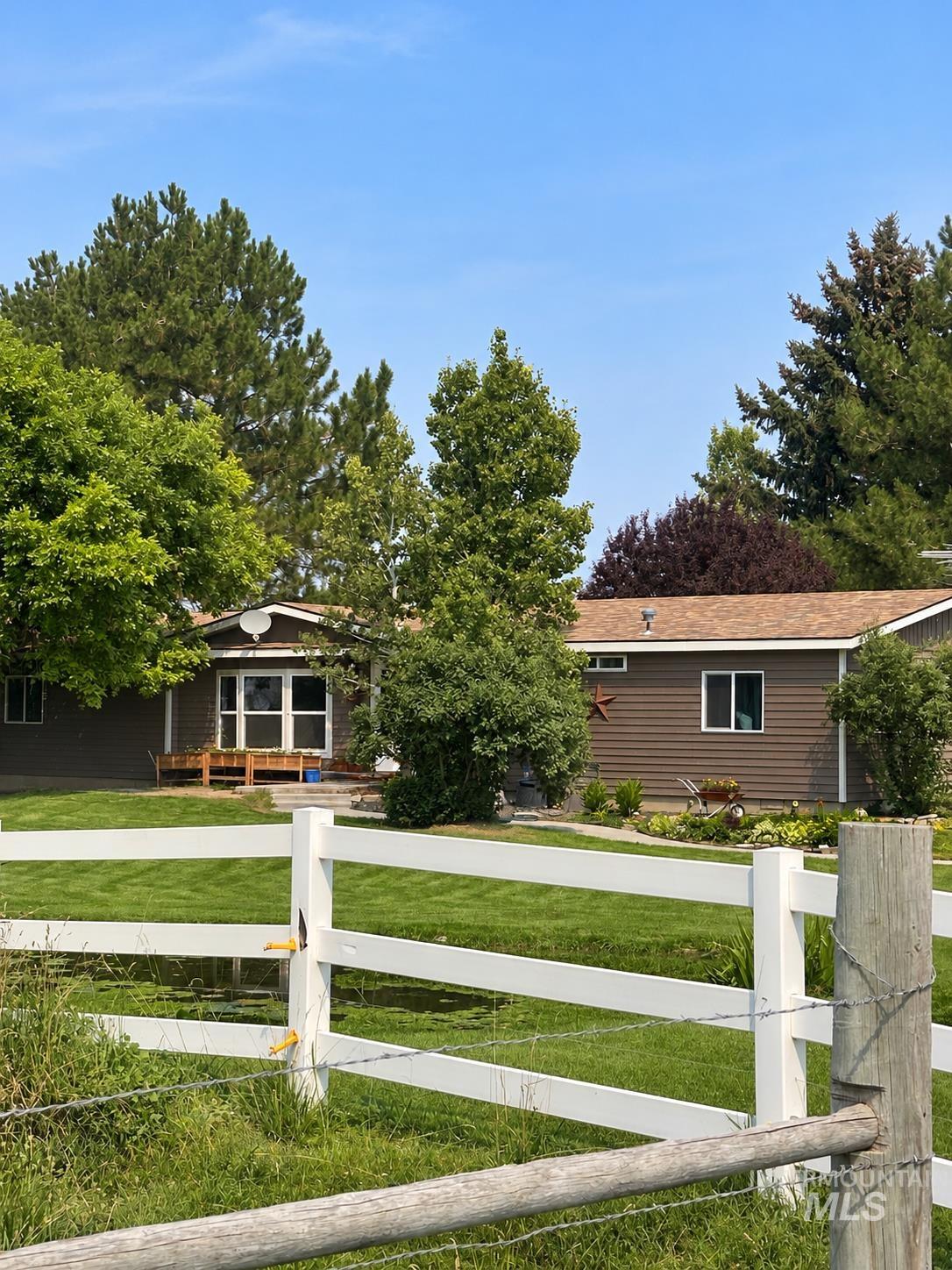 428 Mountain View Lane, Burley, Idaho 83318, 3 Bedrooms, 2 Bathrooms, Residential For Sale, Price $460,000,MLS 99004262
