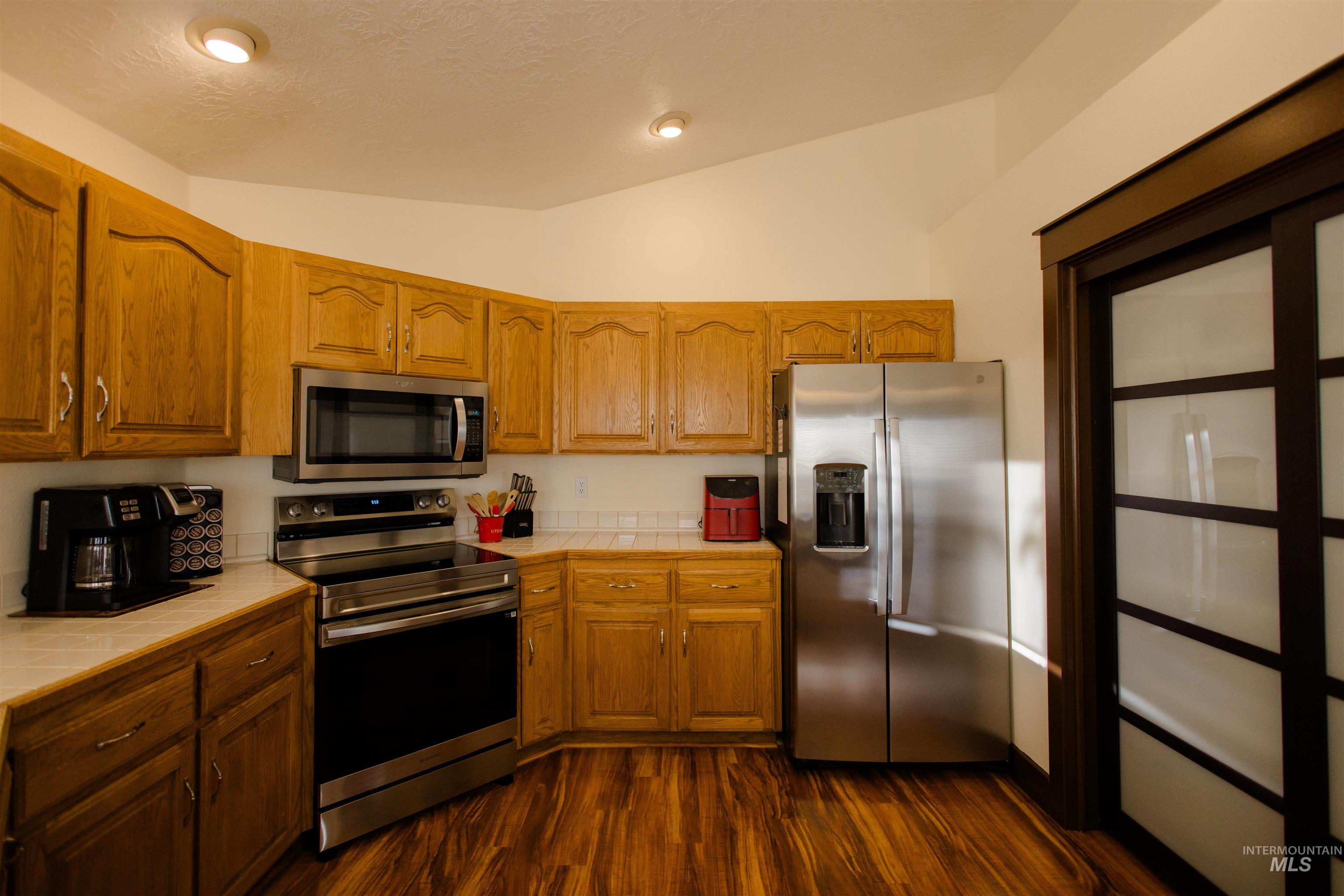 1765 Knight Ct, Mountain Home, Idaho 83647, 3 Bedrooms, 2 Bathrooms, Residential For Sale, Price $378,000, 99004263