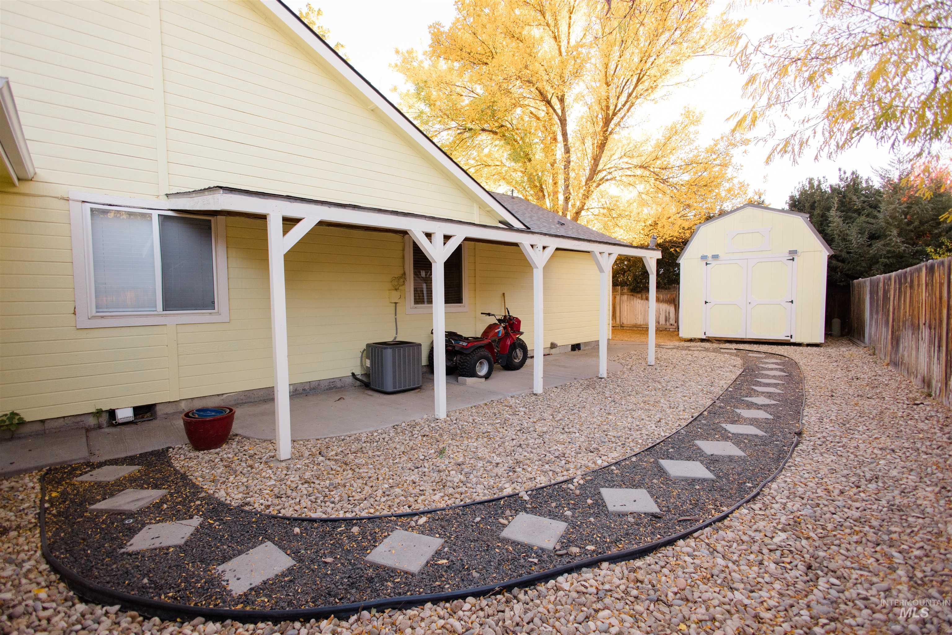 1765 Knight Ct, Mountain Home, Idaho 83647, 3 Bedrooms, 2 Bathrooms, Residential For Sale, Price $378,000, 99004263
