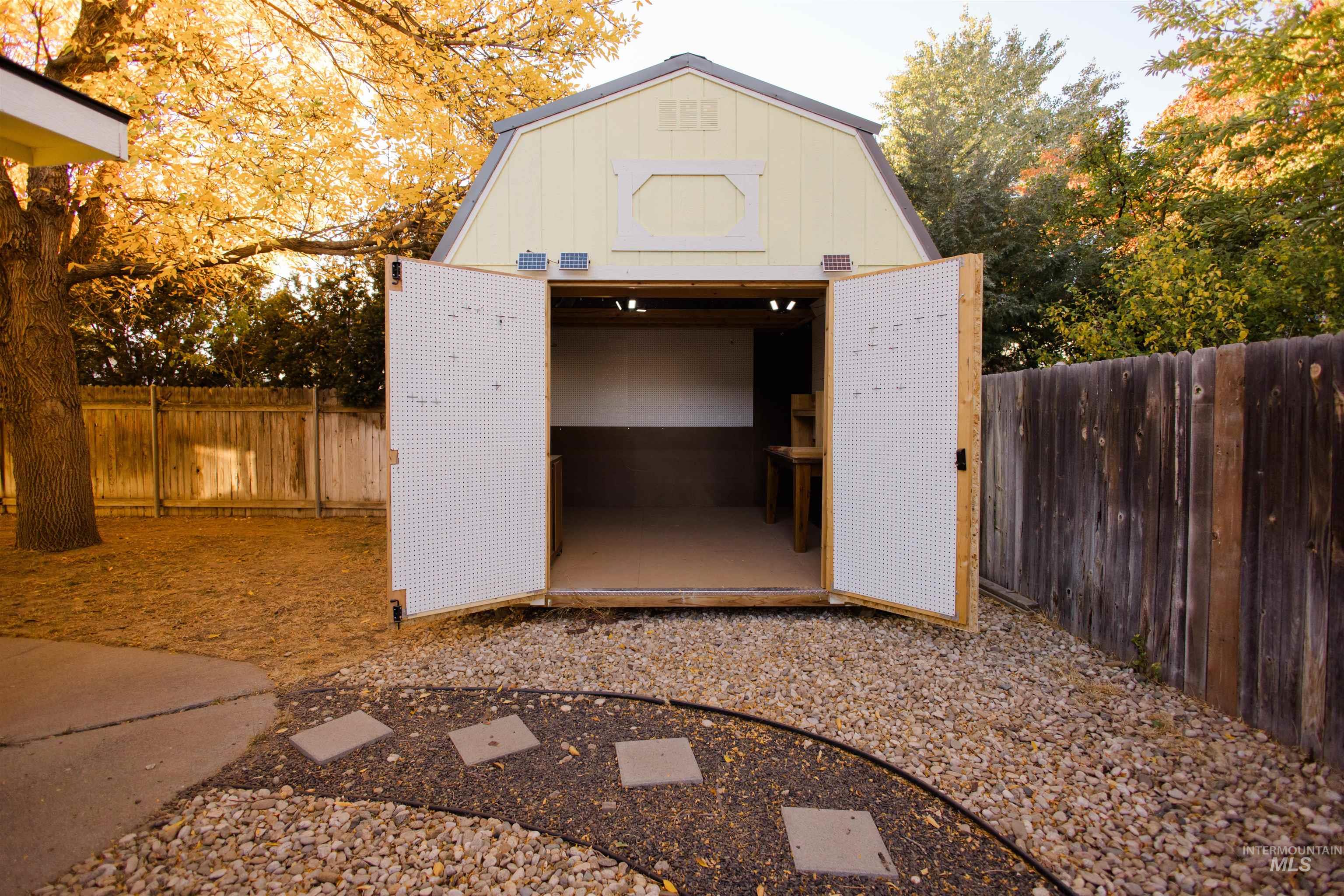1765 Knight Ct, Mountain Home, Idaho 83647, 3 Bedrooms, 2 Bathrooms, Residential For Sale, Price $378,000, 99004263