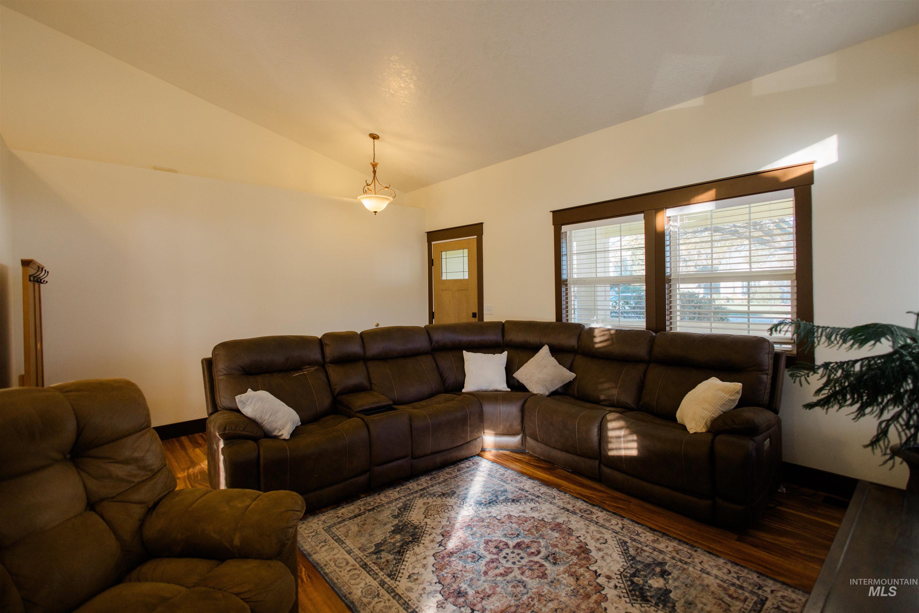 1765 Knight Ct, Mountain Home, Idaho 83647, 3 Bedrooms, 2 Bathrooms, Residential For Sale, Price $378,000, 99004263