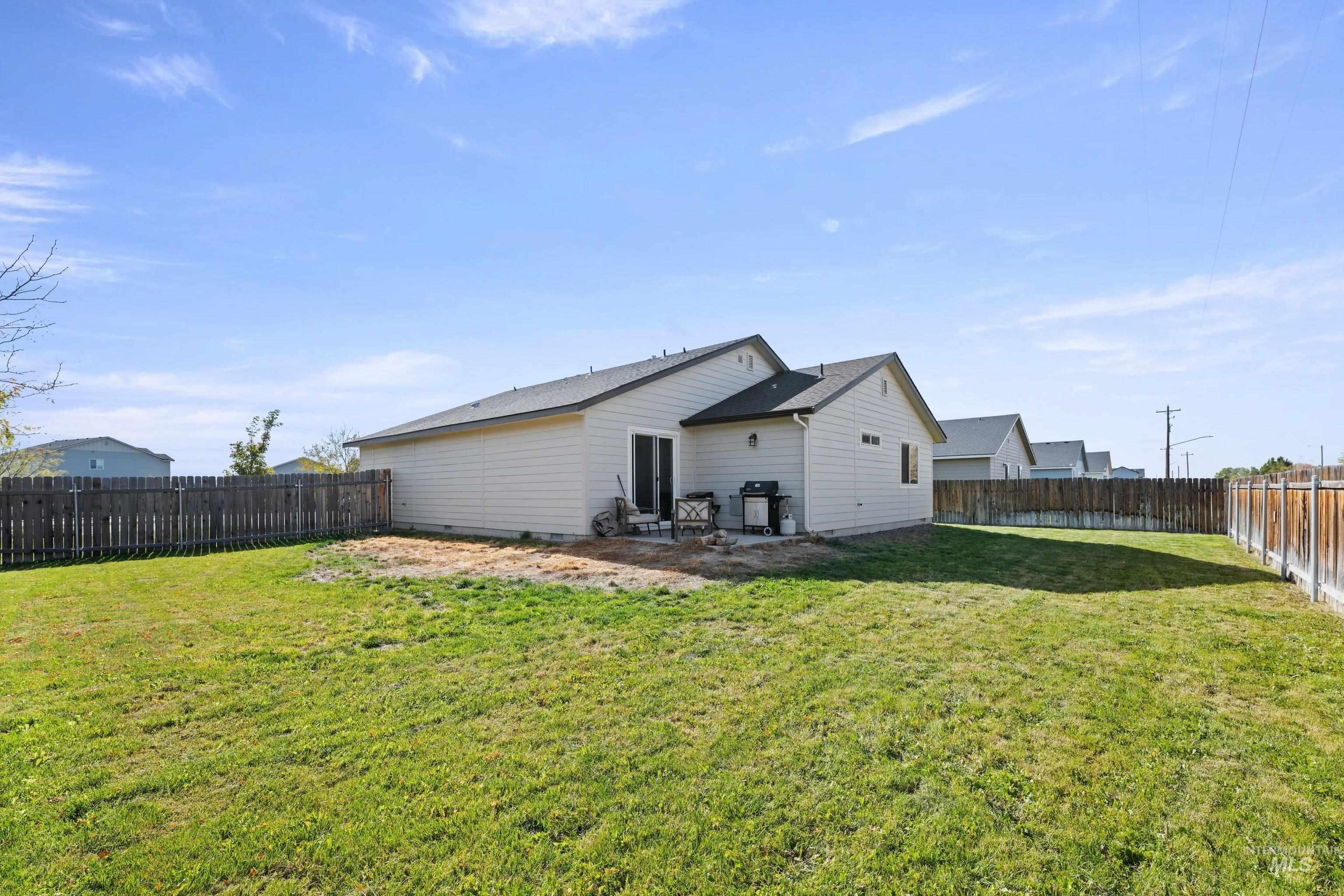 800 SW Lago Dr, Mountain Home, Idaho 83647, 3 Bedrooms, 2 Bathrooms, Residential For Sale, Price $359,900, 99004328