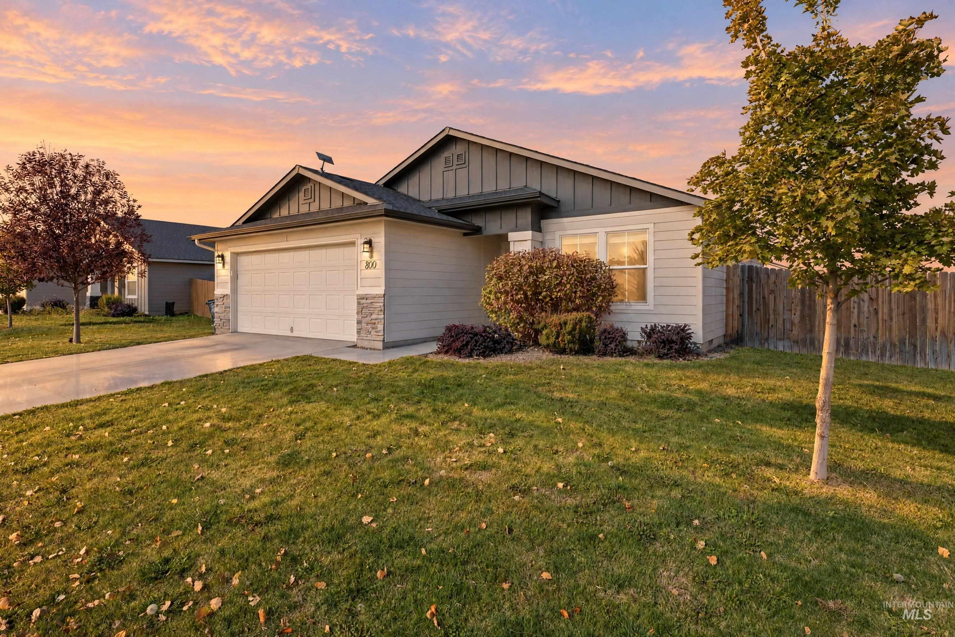 800 SW Lago Dr, Mountain Home, Idaho 83647, 3 Bedrooms, 2 Bathrooms, Residential For Sale, Price $359,900, 99004328