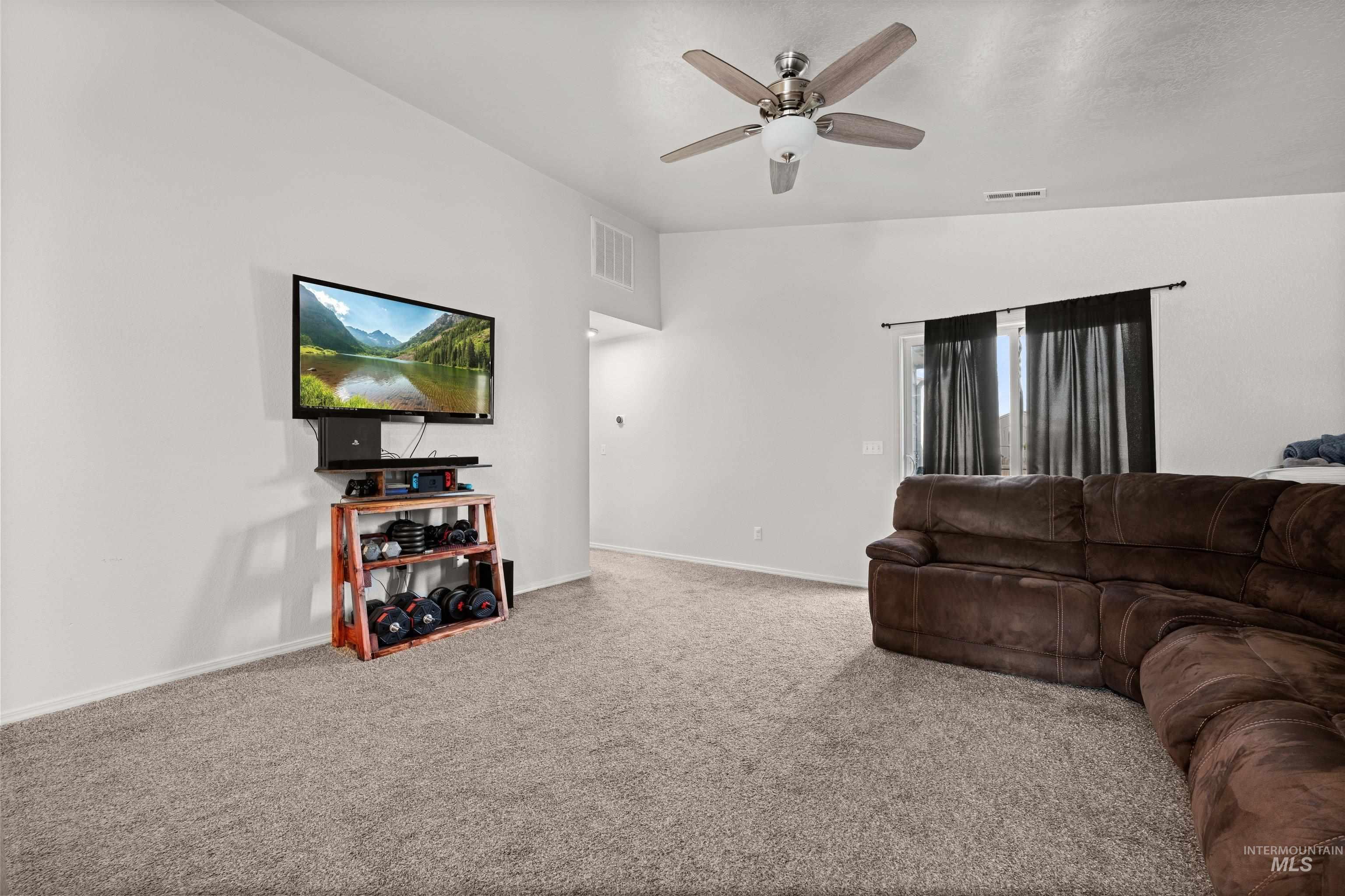 800 SW Lago Dr, Mountain Home, Idaho 83647, 3 Bedrooms, 2 Bathrooms, Residential For Sale, Price $359,900, 99004328