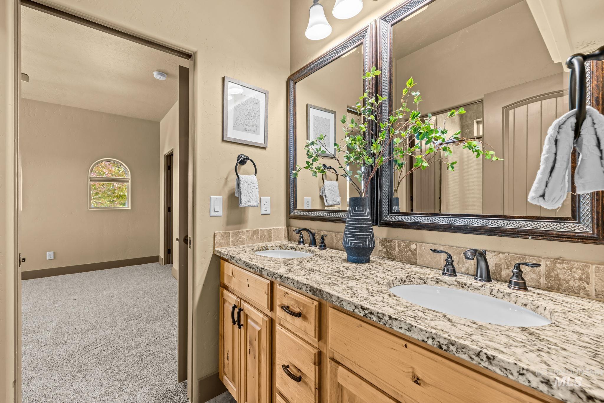 825 E Rubicon Dr, Boise, Idaho 83716, 5 Bedrooms, 3.5 Bathrooms, Residential For Sale, Price $959,900,MLS 99004333