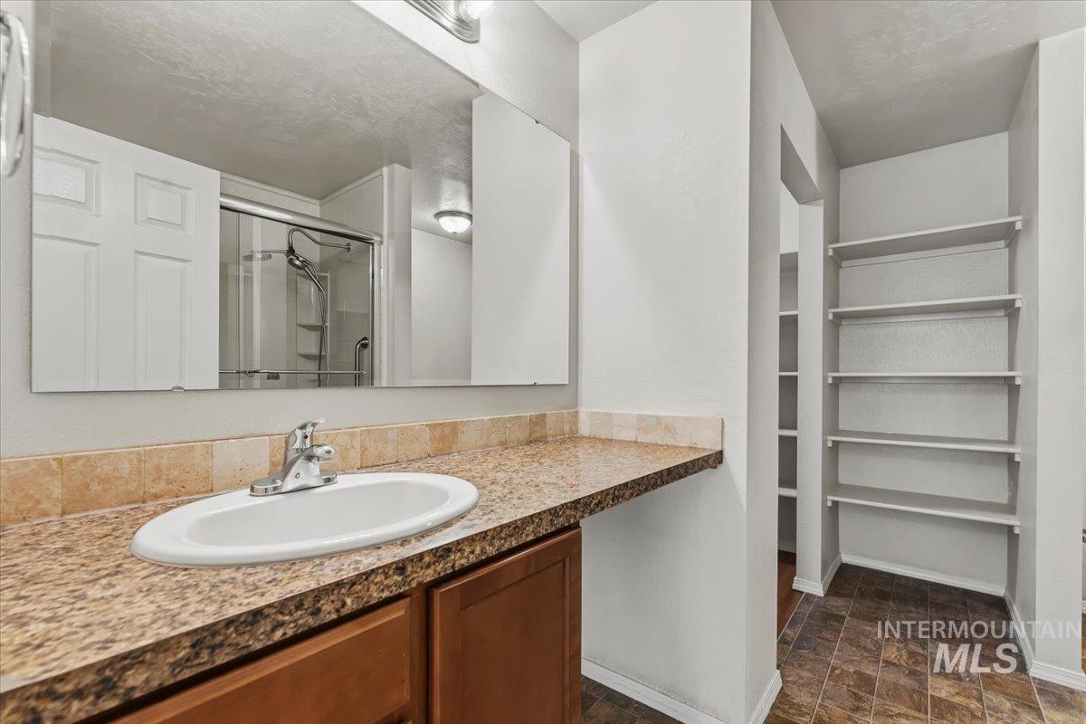 4711 Keepsake Ave, Caldwell, Idaho 83607, 3 Bedrooms, 2 Bathrooms, Residential For Sale, Price $389,900, 99004335