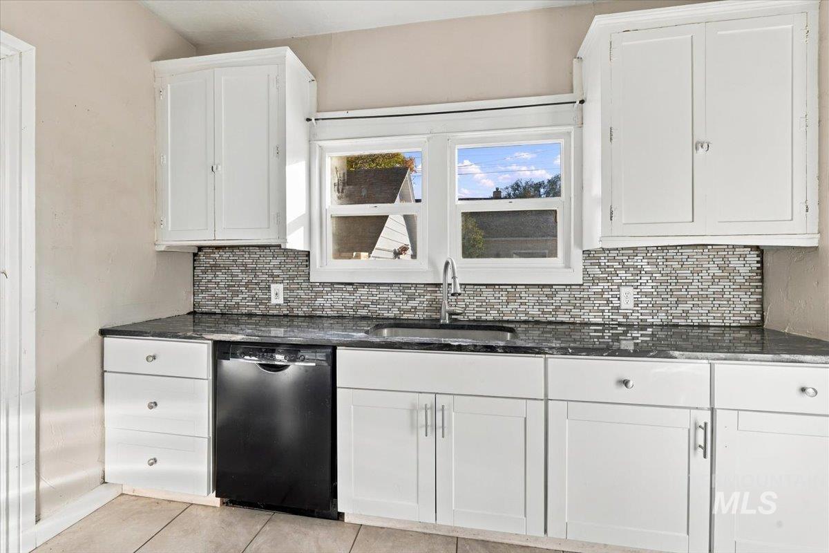 144 W 4th St, Kuna, Idaho 83634, 2 Bedrooms, 1 Bathroom, Residential For Sale, Price $309,900, 99004338
