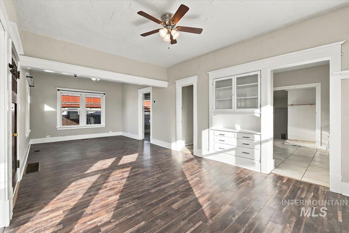 144 W 4th St, Kuna, Idaho 83634, 2 Bedrooms, 1 Bathroom, Residential For Sale, Price $309,900, 99004338
