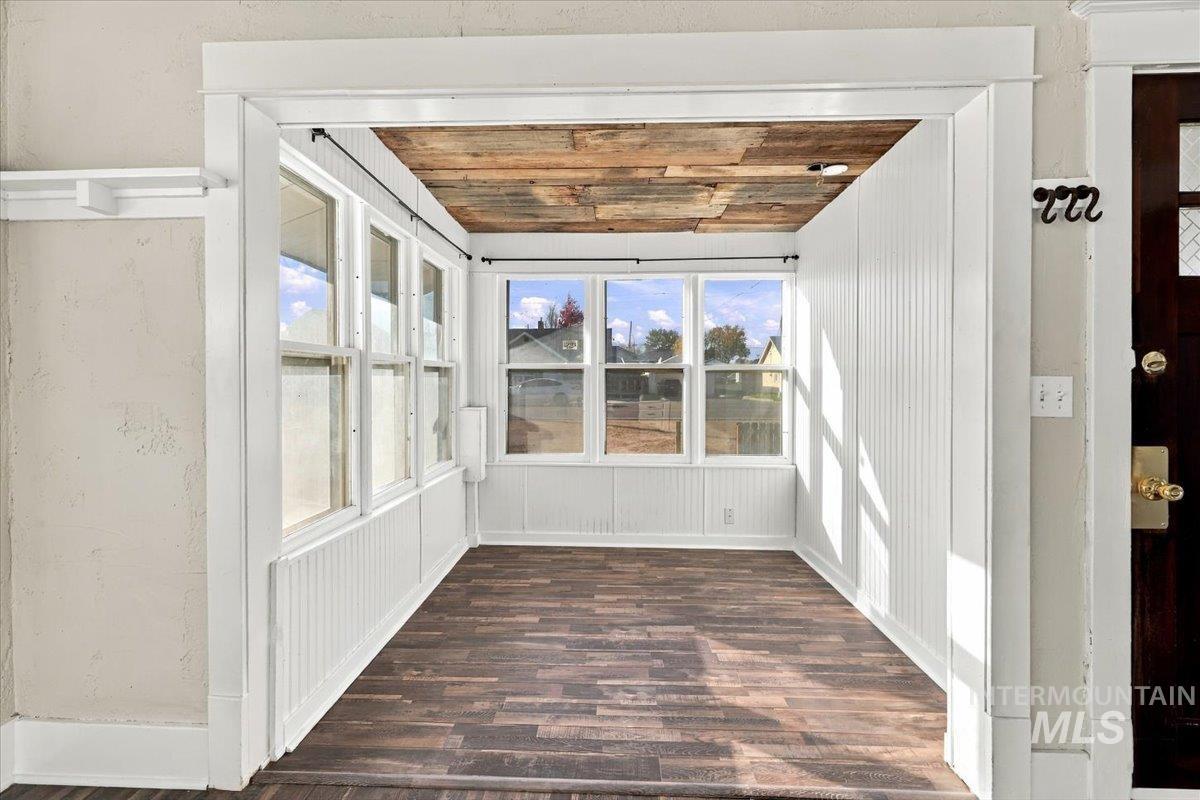 144 W 4th St, Kuna, Idaho 83634, 2 Bedrooms, 1 Bathroom, Residential For Sale, Price $309,900, 99004338