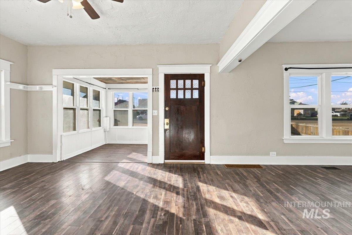 144 W 4th St, Kuna, Idaho 83634, 2 Bedrooms, 1 Bathroom, Residential For Sale, Price $309,900, 99004338
