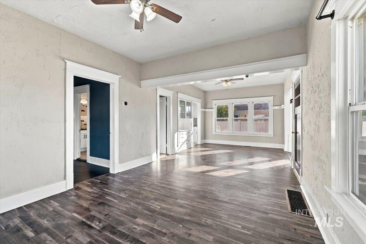 144 W 4th St, Kuna, Idaho 83634, 2 Bedrooms, 1 Bathroom, Residential For Sale, Price $309,900, 99004338