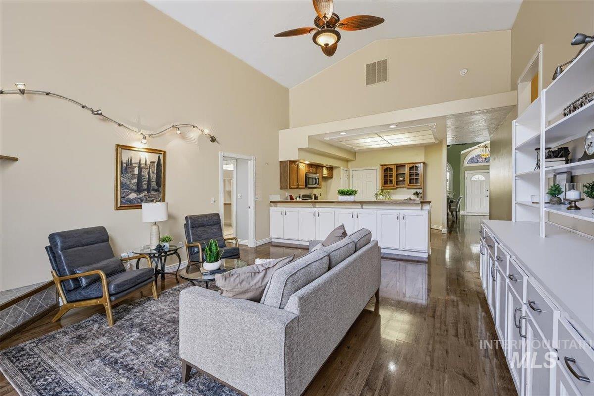 4154 E Driftwood Dr, Meridian, Idaho 83642, 3 Bedrooms, 2 Bathrooms, Residential For Sale, Price $538,000,MLS 99004341