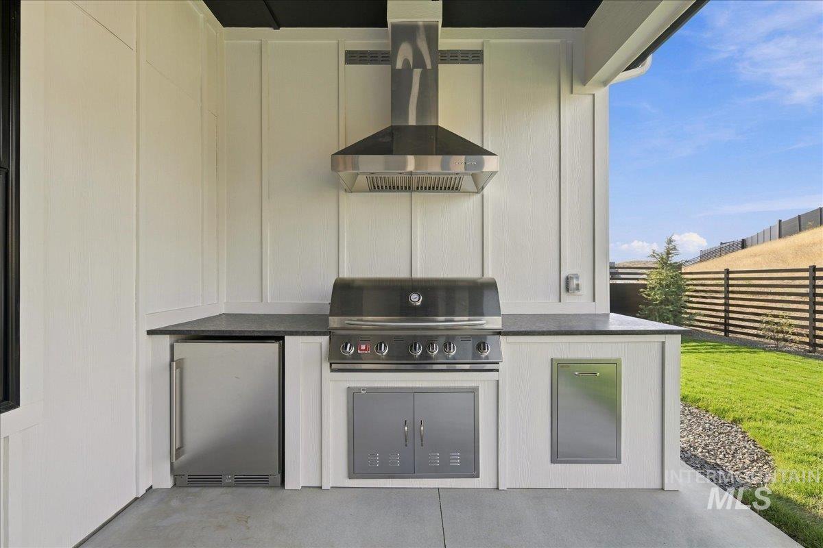 7135 N Firhill Place, Eagle, Idaho 83616, 3 Bedrooms, 2.5 Bathrooms, Residential For Sale, Price $1,149,000,MLS 99004345