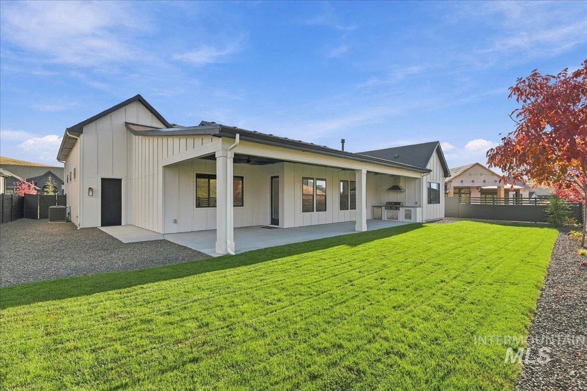 7135 N Firhill Place, Eagle, Idaho 83616, 3 Bedrooms, 2.5 Bathrooms, Residential For Sale, Price $1,149,000,MLS 99004345