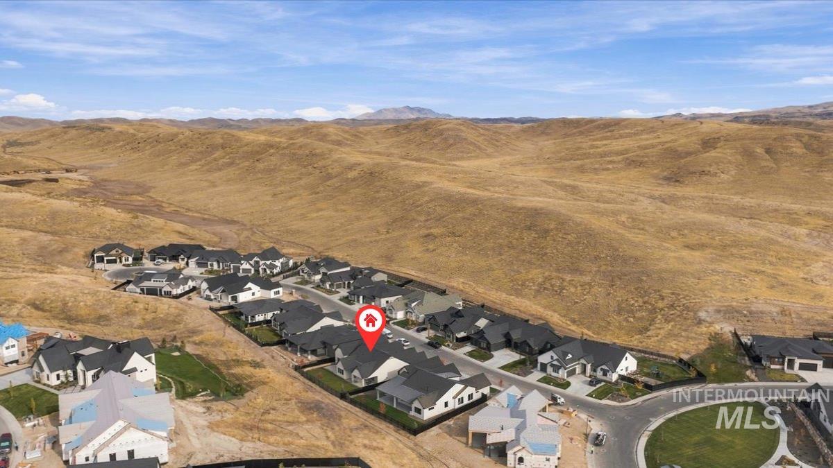 7135 N Firhill Place, Eagle, Idaho 83616, 3 Bedrooms, 2.5 Bathrooms, Residential For Sale, Price $1,149,000,MLS 99004345