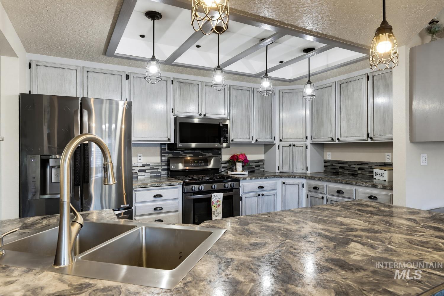 723 Roberts Ave, Nampa, Idaho 83651, 3 Bedrooms, 2 Bathrooms, Residential For Sale, Price $439,000, 99004351