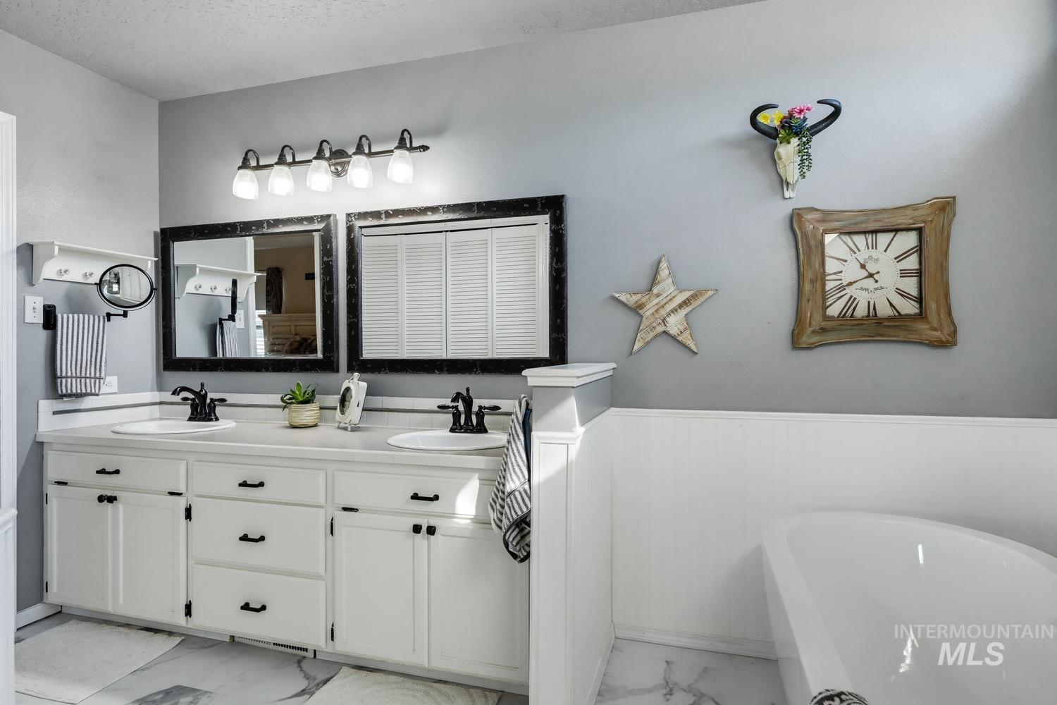 723 Roberts Ave, Nampa, Idaho 83651, 3 Bedrooms, 2 Bathrooms, Residential For Sale, Price $439,000, 99004351