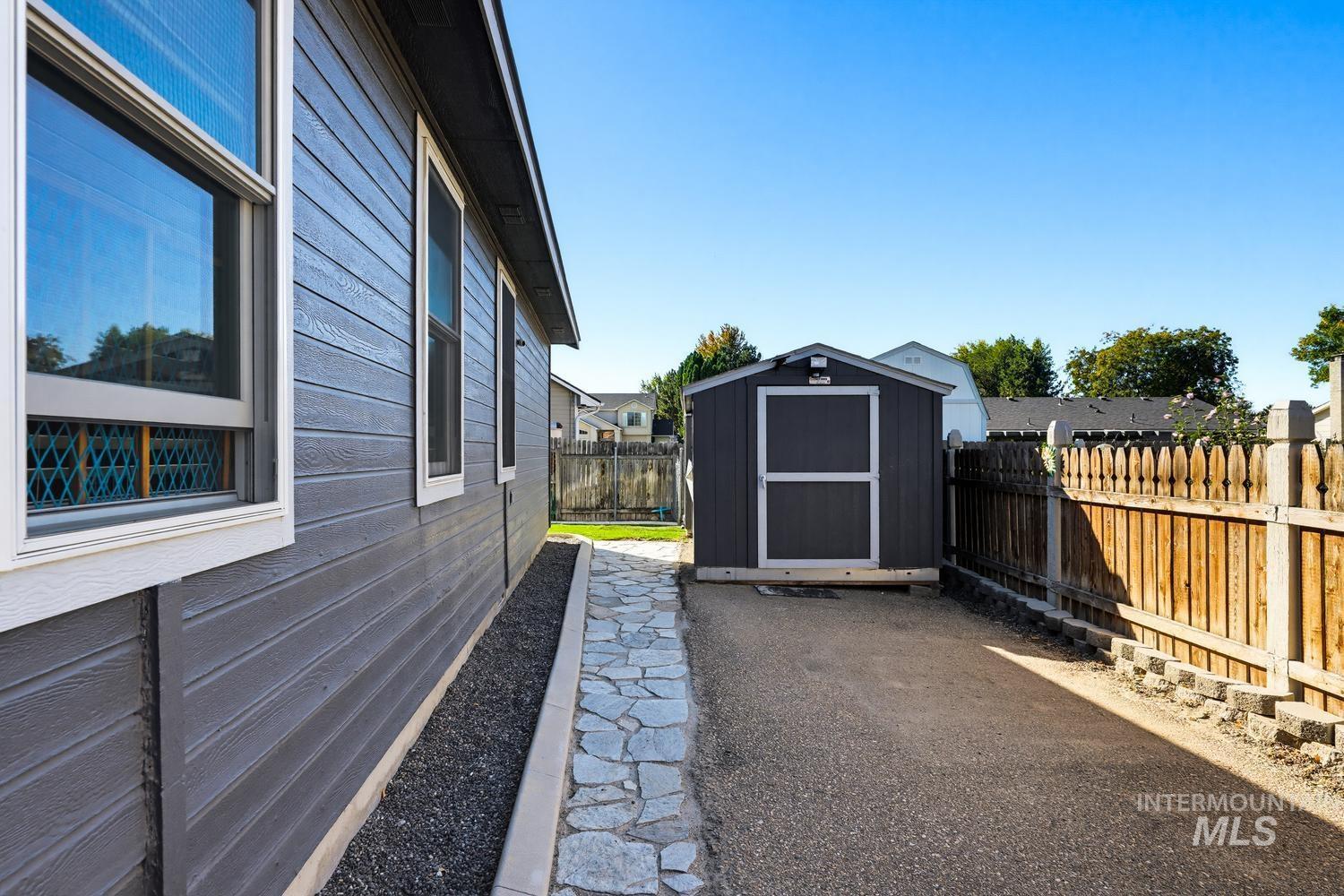 723 Roberts Ave, Nampa, Idaho 83651, 3 Bedrooms, 2 Bathrooms, Residential For Sale, Price $439,000, 99004351