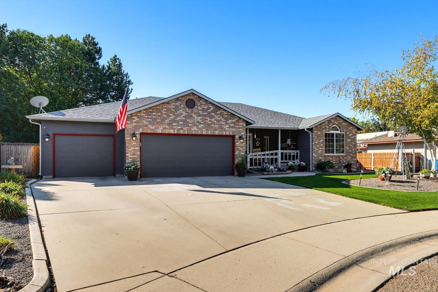 723 Roberts Ave, Nampa, Idaho 83651, 3 Bedrooms, 2 Bathrooms, Residential For Sale, Price $439,000, 99004351