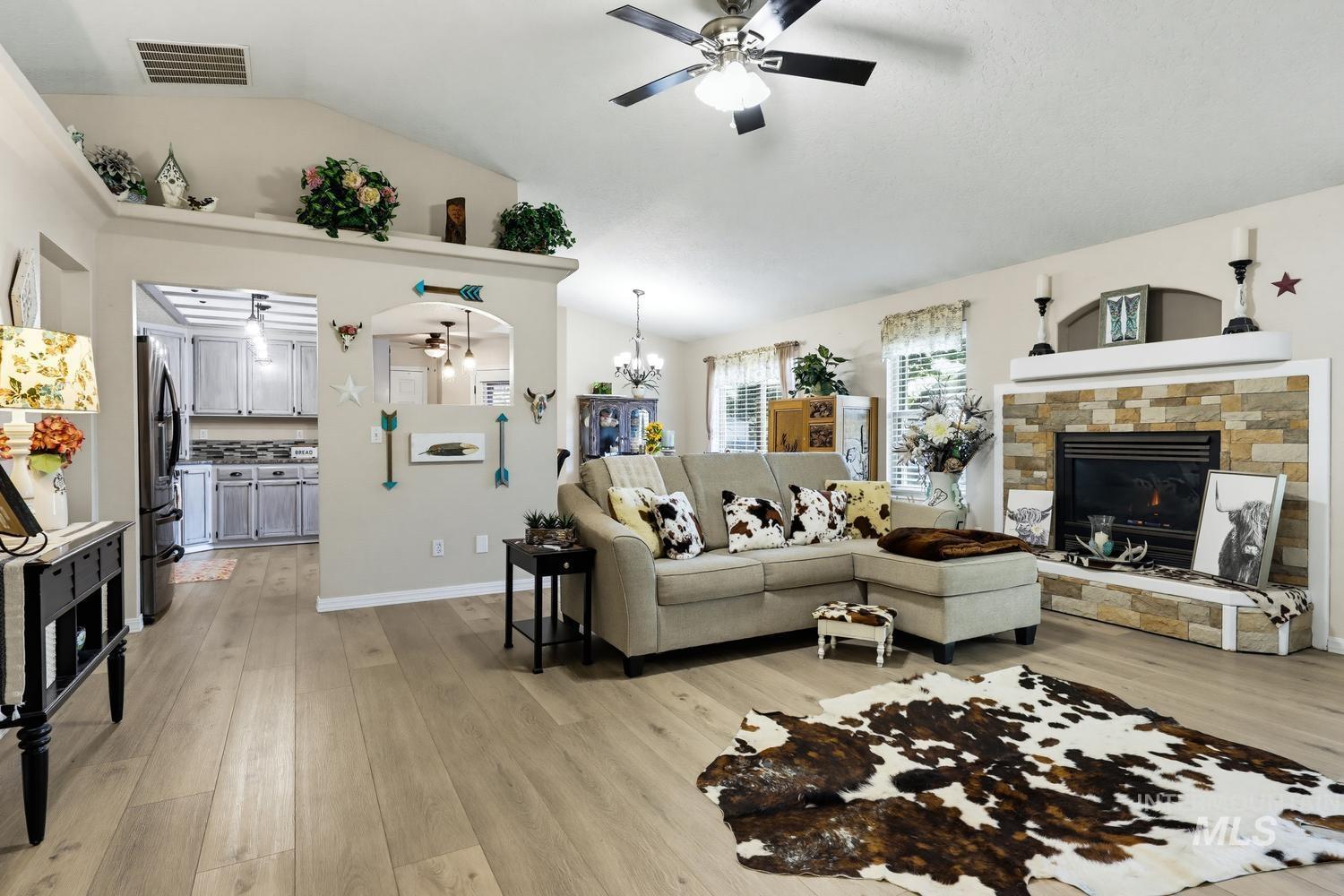 723 Roberts Ave, Nampa, Idaho 83651, 3 Bedrooms, 2 Bathrooms, Residential For Sale, Price $439,000, 99004351
