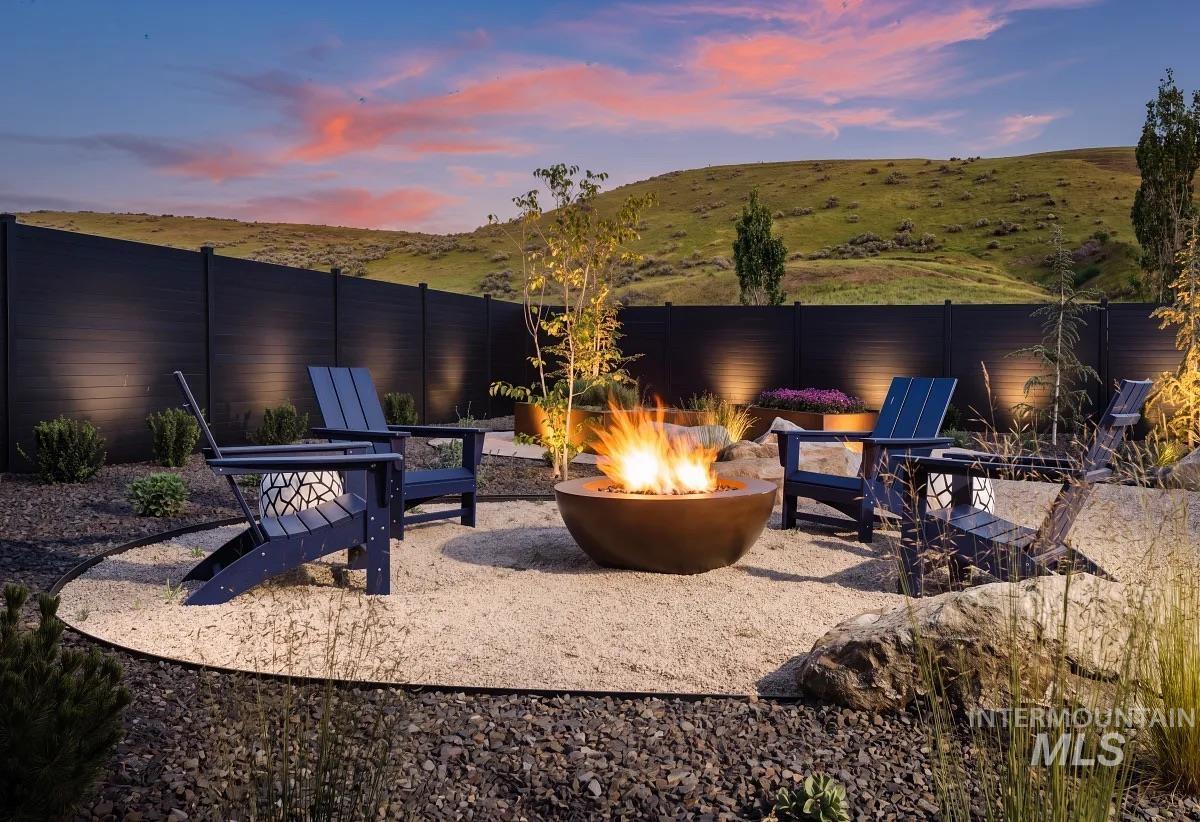 5900 W Oxton Ct, Eagle, Idaho 83616, 3 Bedrooms, 2 Bathrooms, Residential For Sale, Price $647,315, 99004354